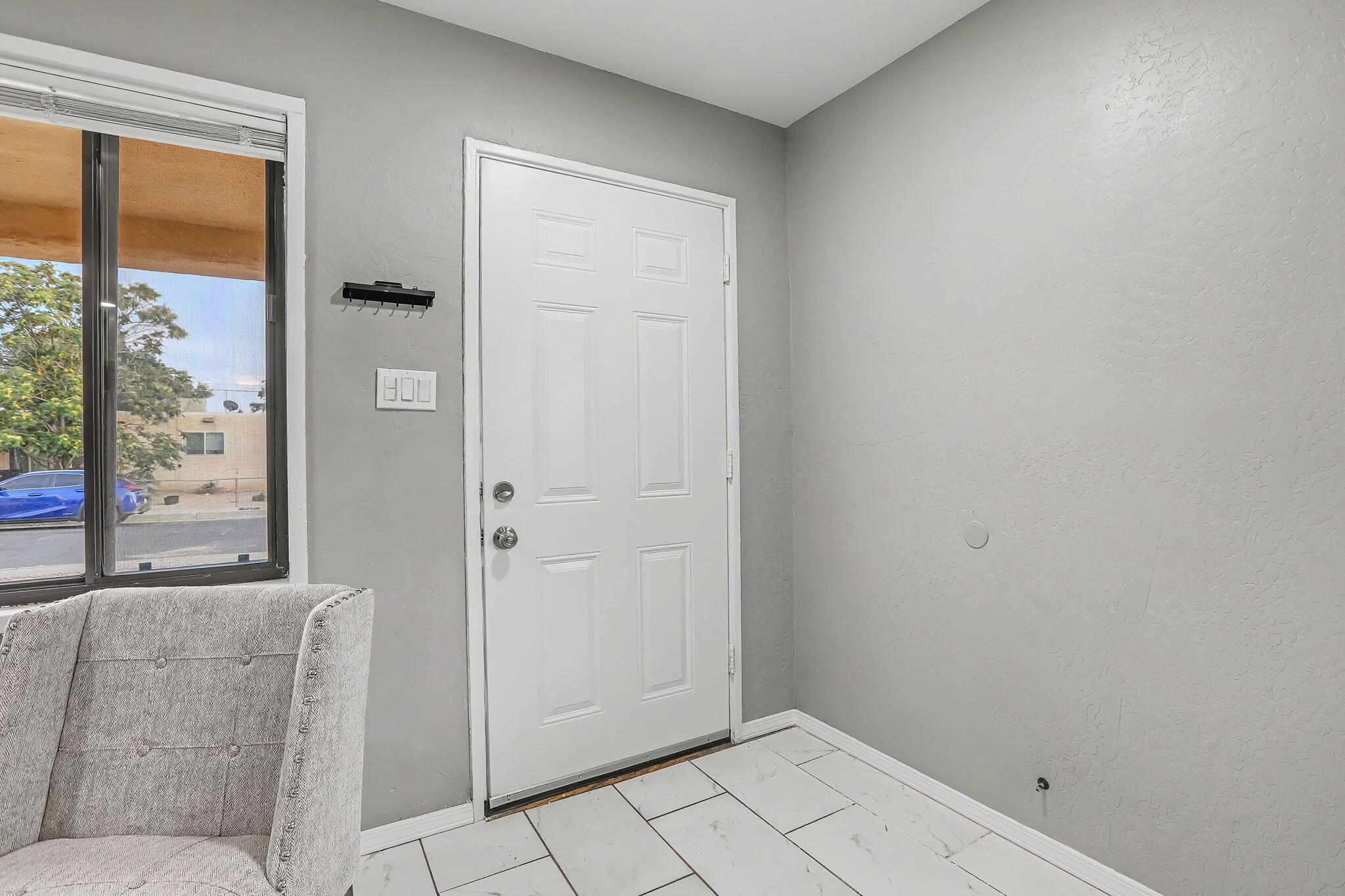 Photo 18 — 7705 Hannett Avenue NE