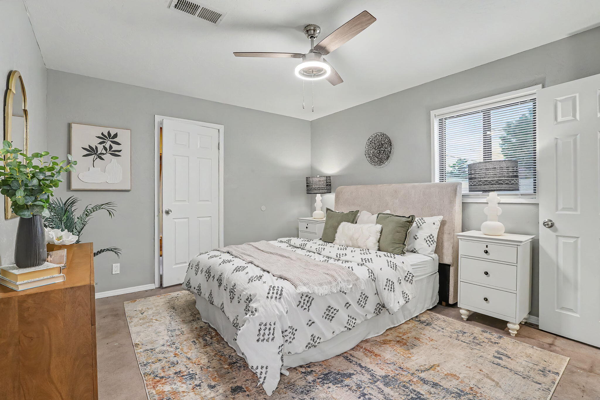 Photo 15 — 7705 Hannett Avenue NE