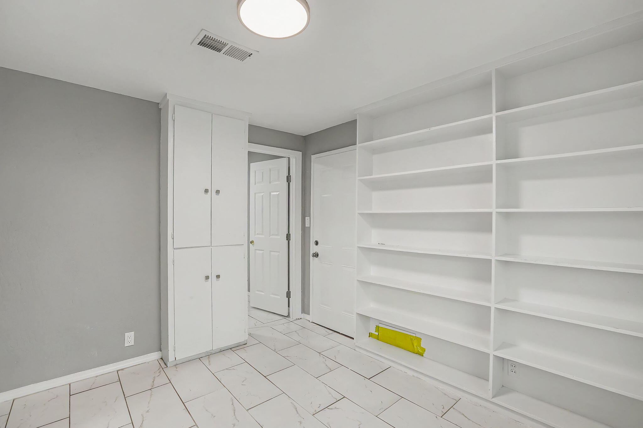 Photo 6 — 7705 Hannett Avenue NE