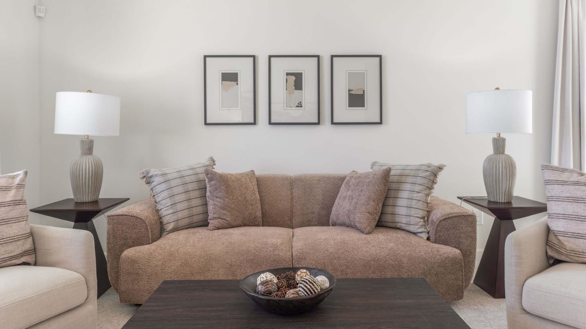 Photo 11 — 2400 Eglisfield Loop NE