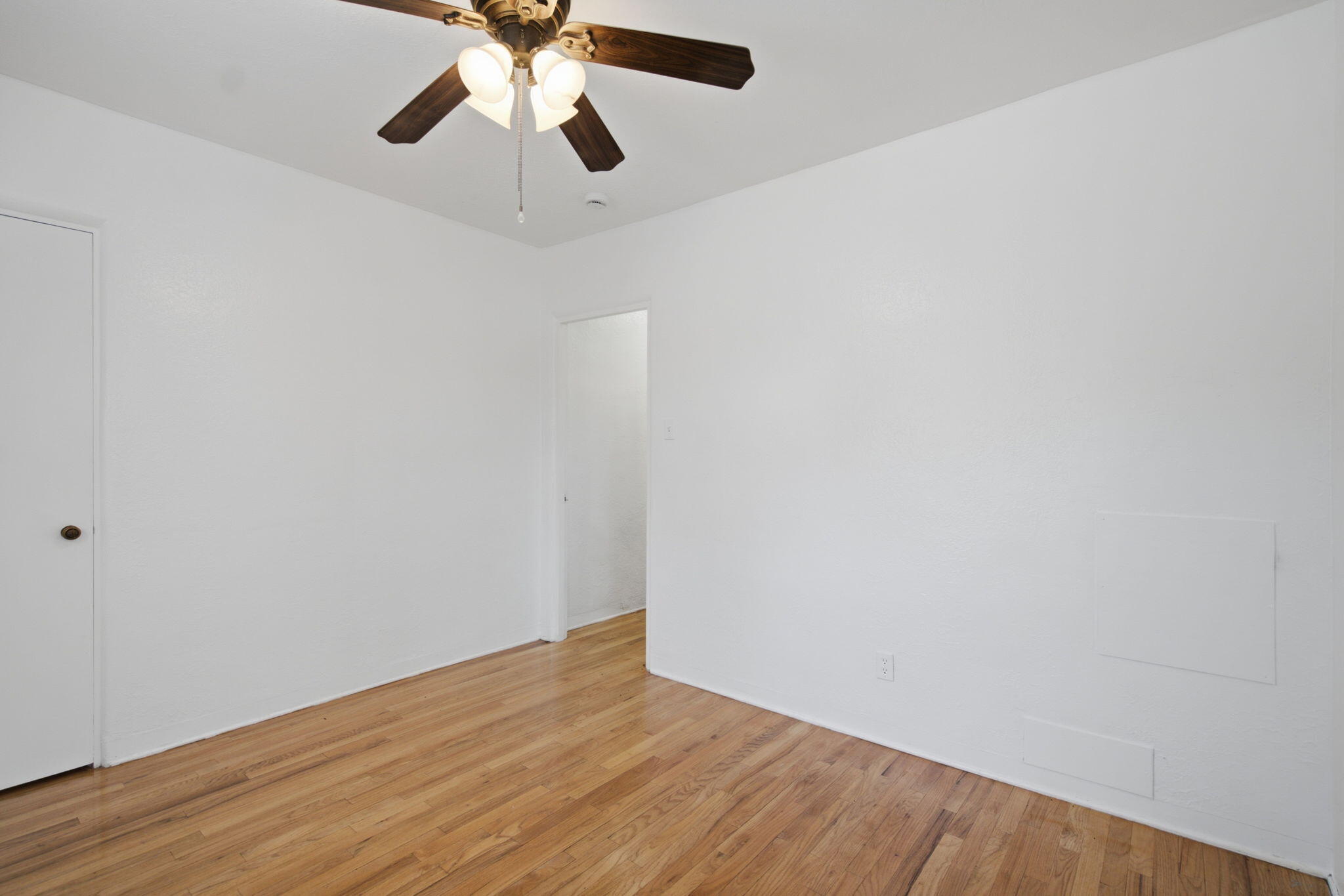Photo 8 — 414 Carlisle Boulevard SE