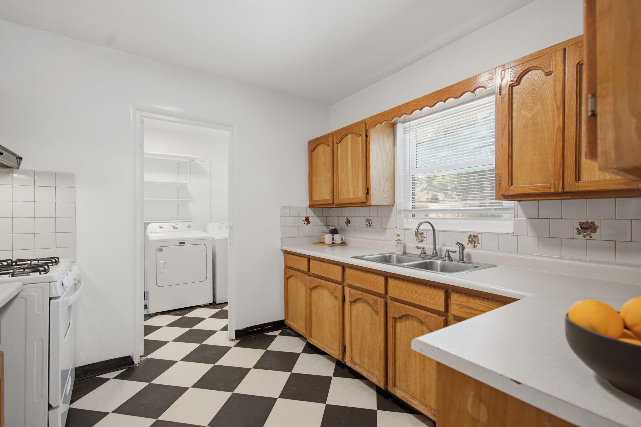 Photo 19 — 414 Carlisle Boulevard SE