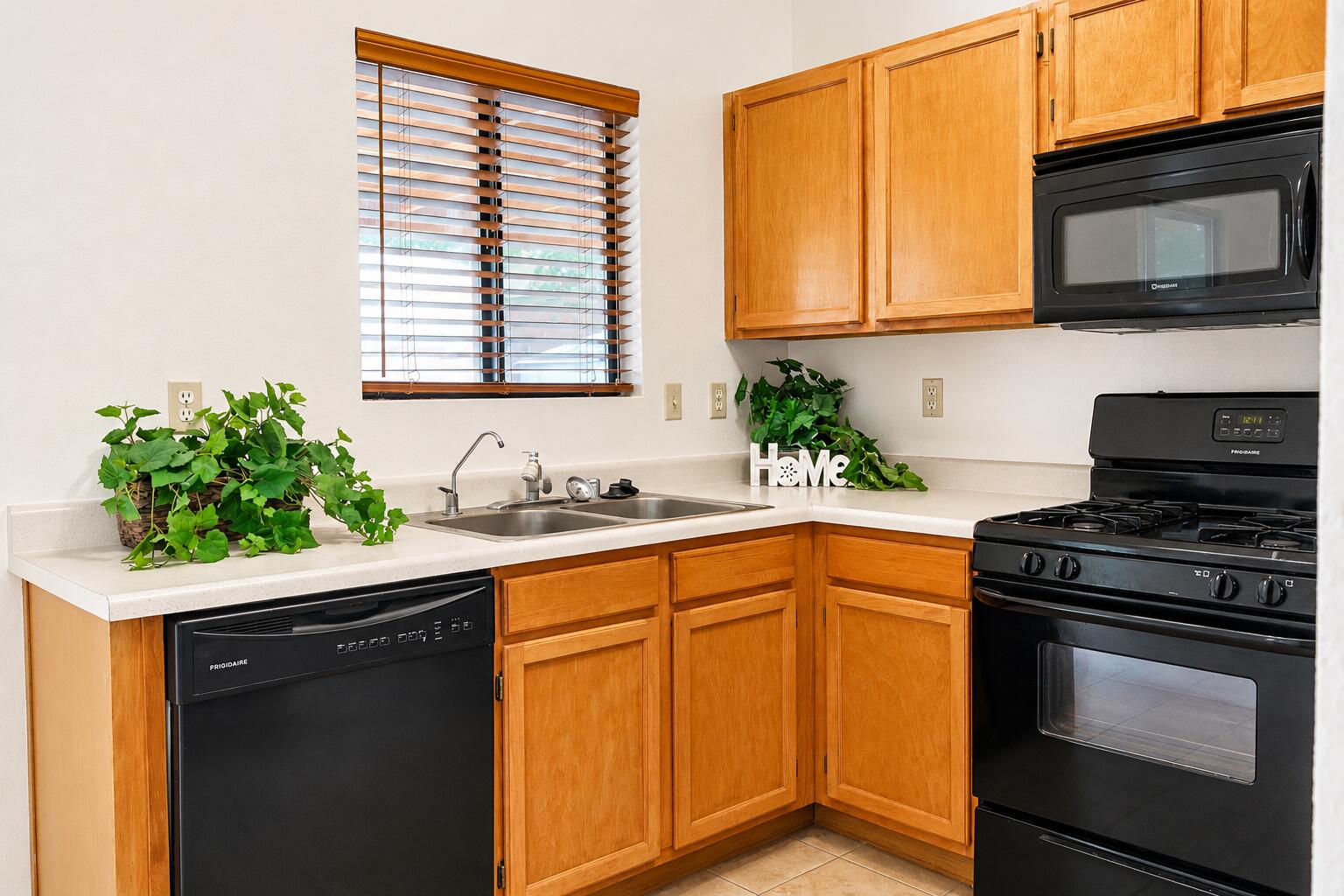 Photo 17 — 7728 San Augustine Street NW