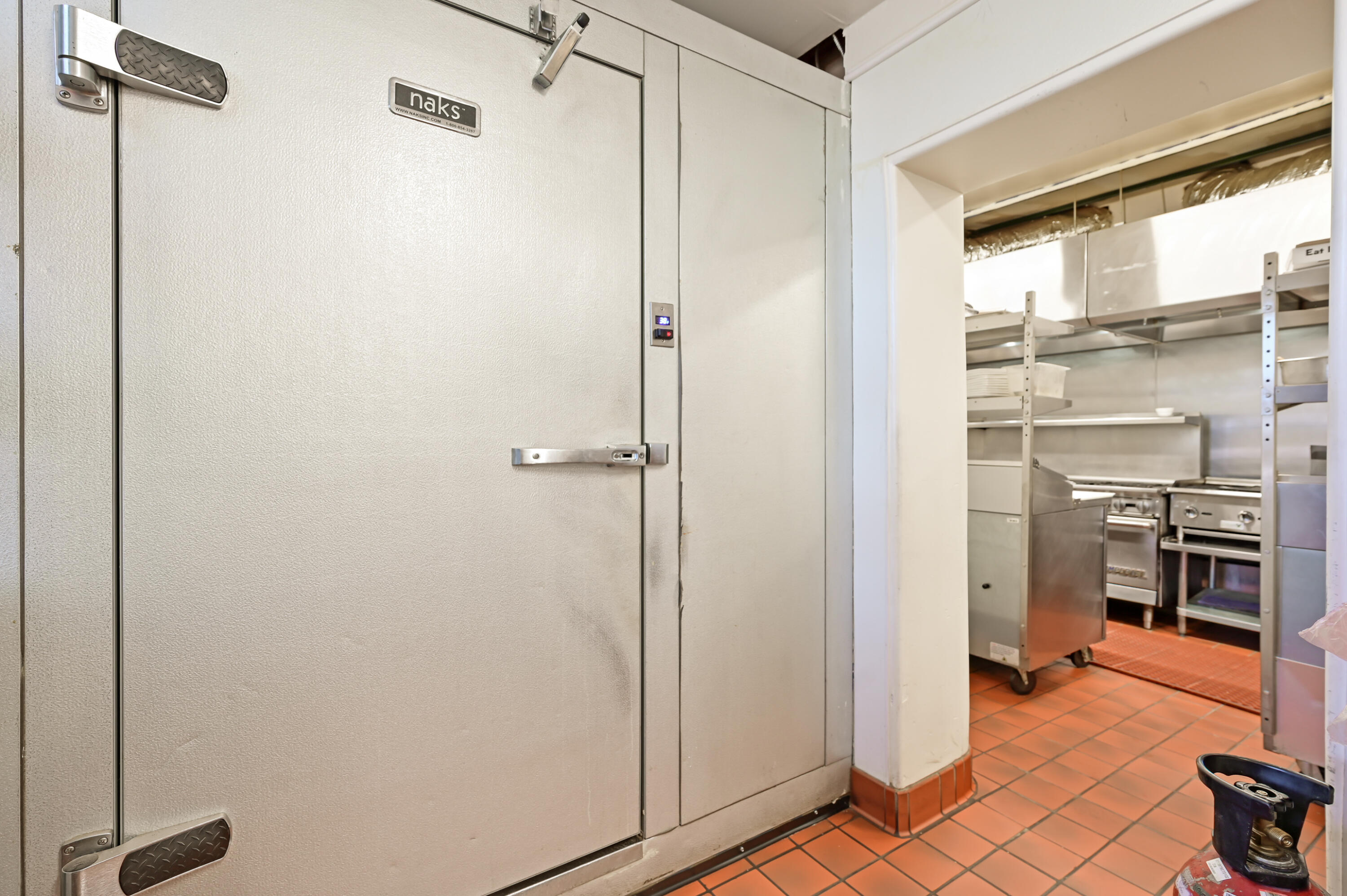 Photo 14 — 321 Johnson St.