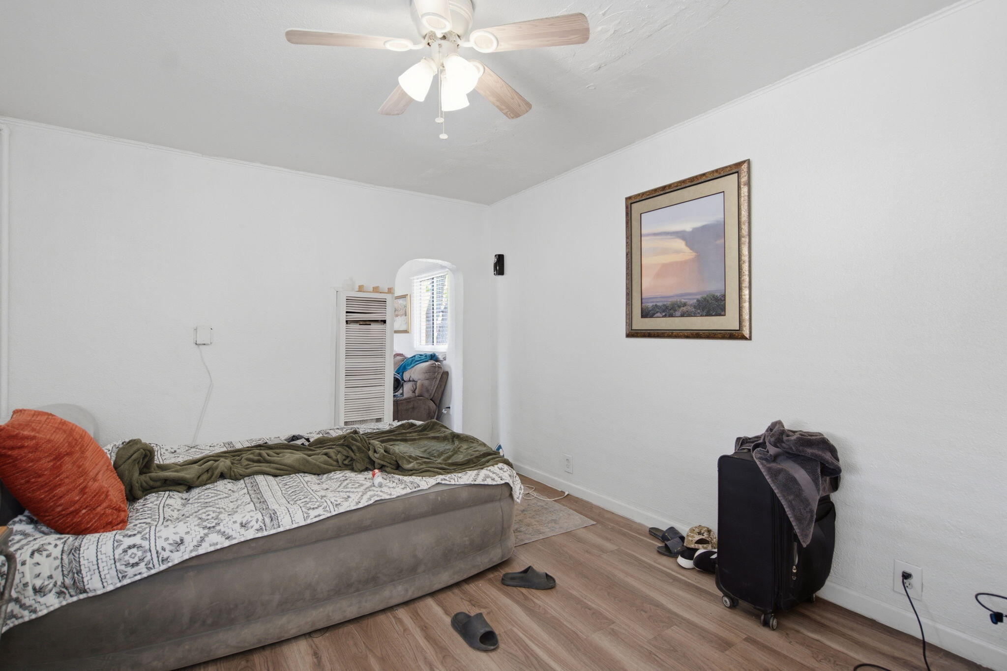 Photo 13 — 320 Rosemont Avenue NE