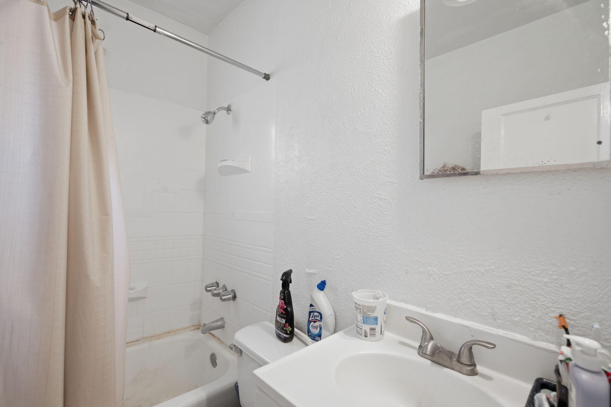 Photo 11 — 320 Rosemont Avenue NE