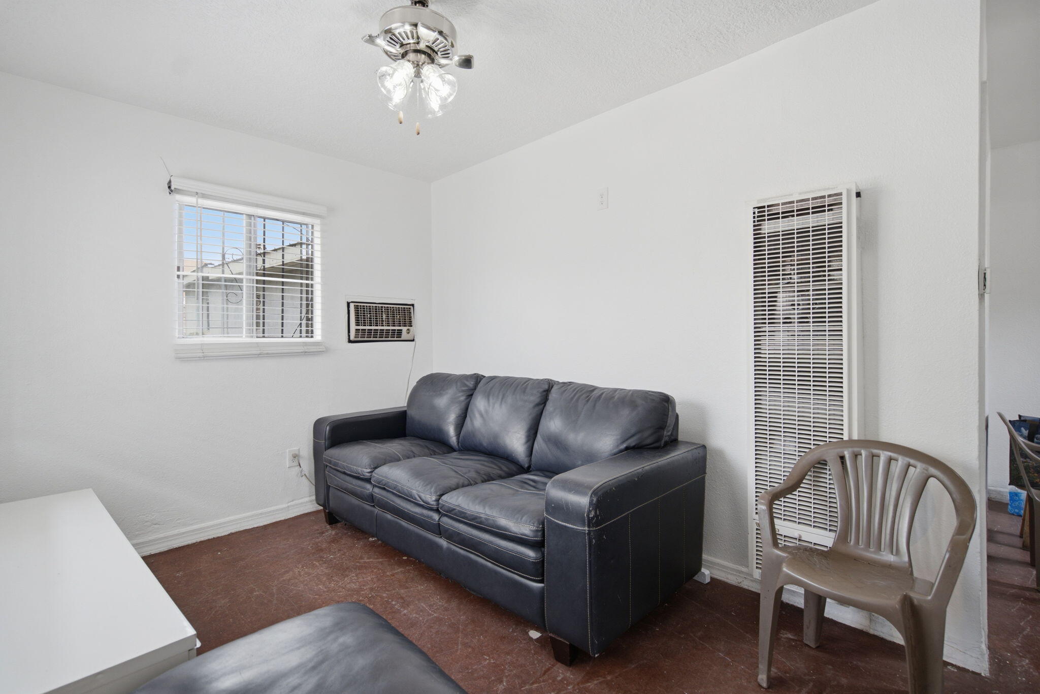 Photo 8 — 320 Rosemont Avenue NE