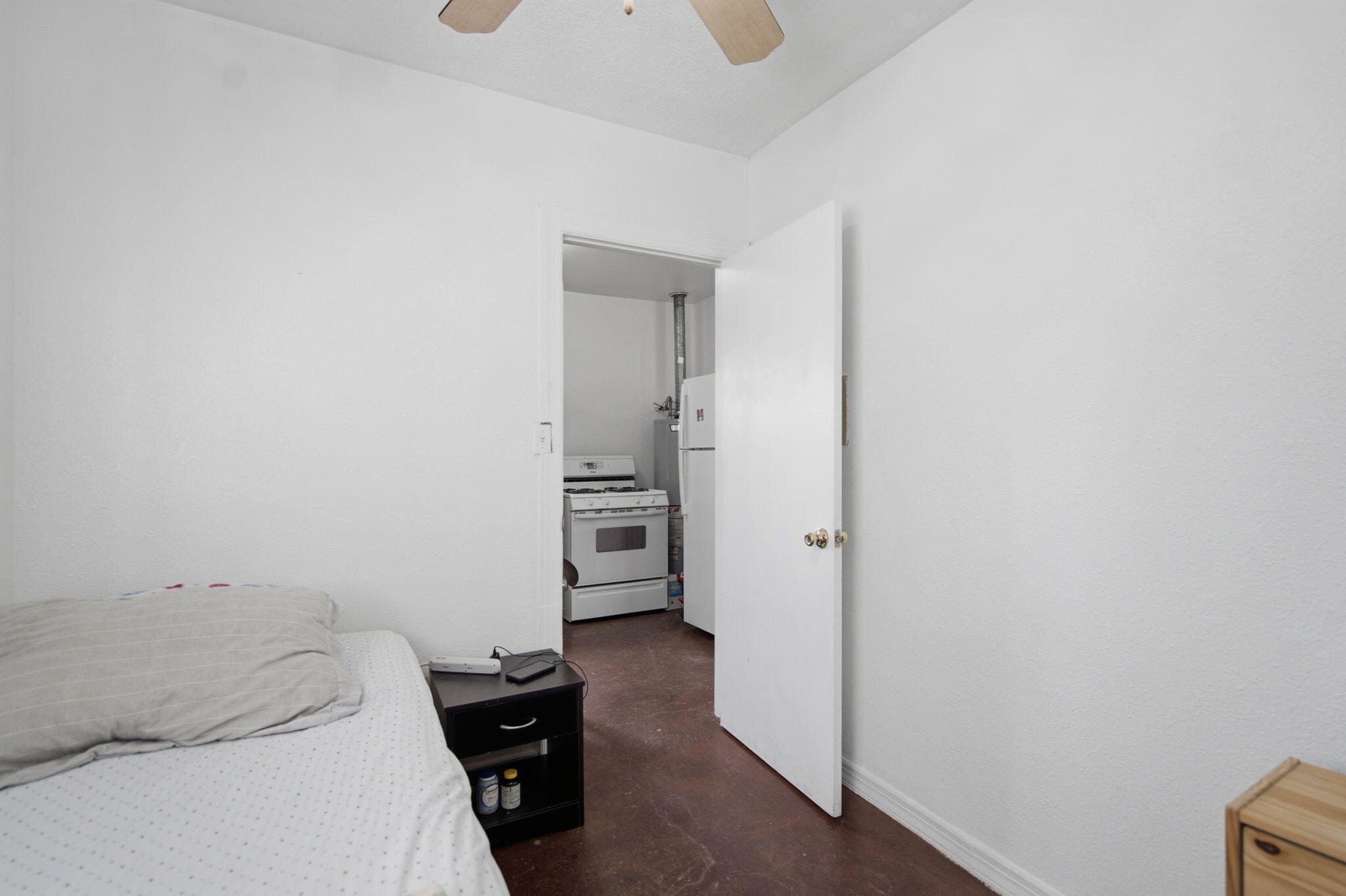 Photo 6 — 320 Rosemont Avenue NE