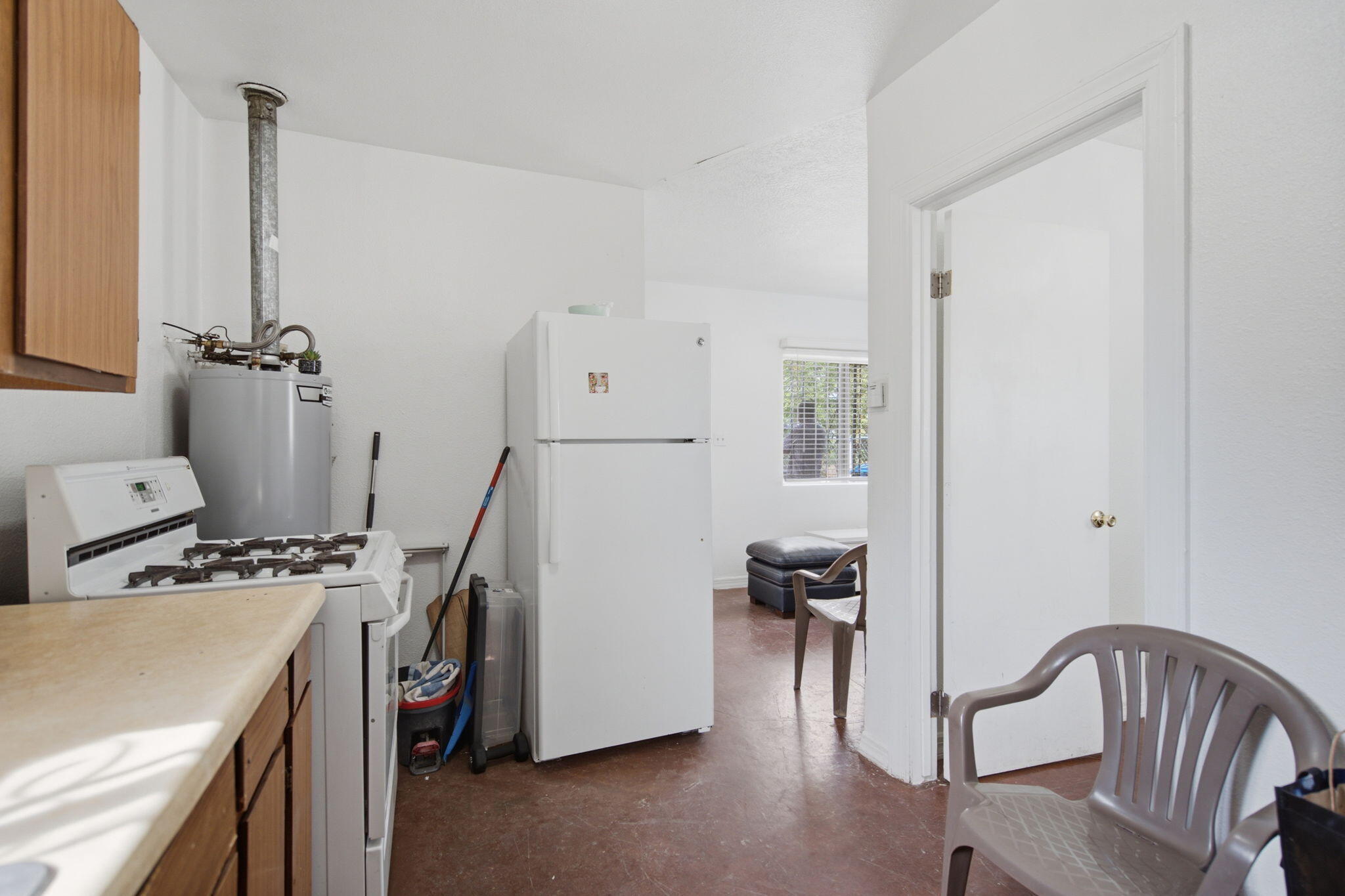 Photo 3 — 320 Rosemont Avenue NE