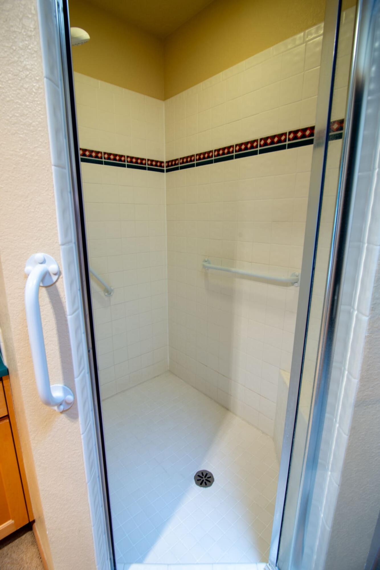 Photo 7 — 12605 Colony Place NE