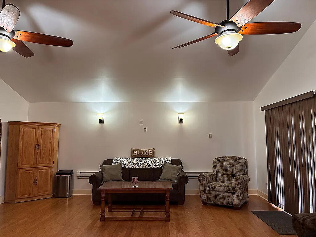 Photo 16 — 2507 General Bradley Street NE