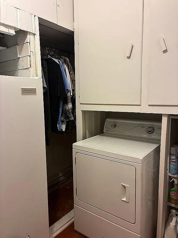 Photo 9 — 2507 General Bradley Street NE