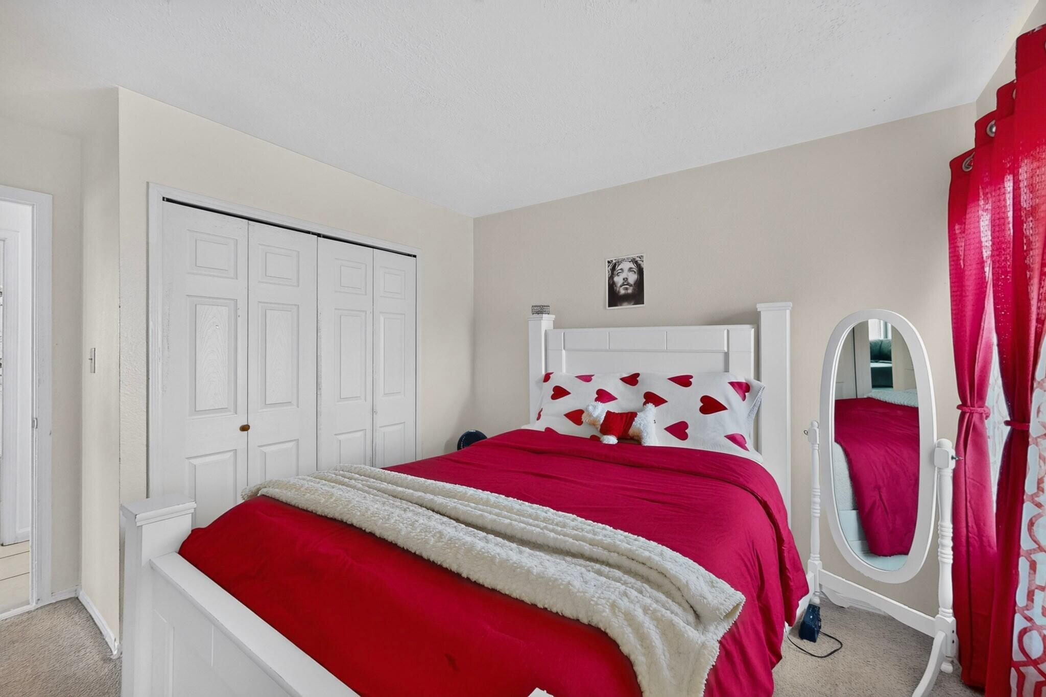 Photo 18 — 4610 Sapphire Drive NE