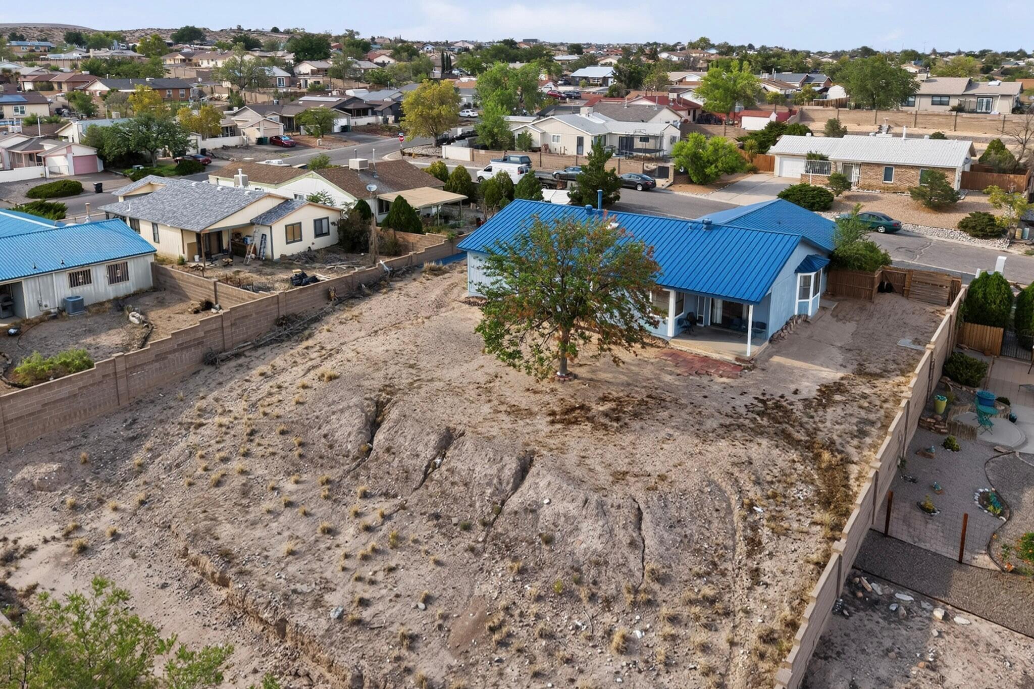 Photo 10 — 4610 Sapphire Drive NE
