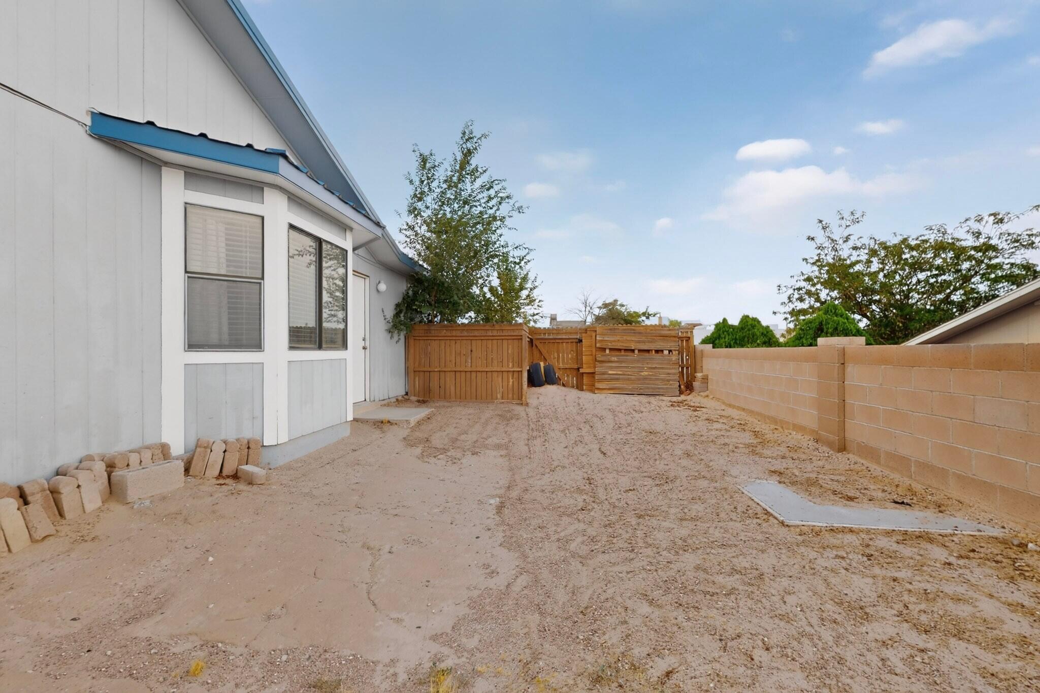 Photo 4 — 4610 Sapphire Drive NE
