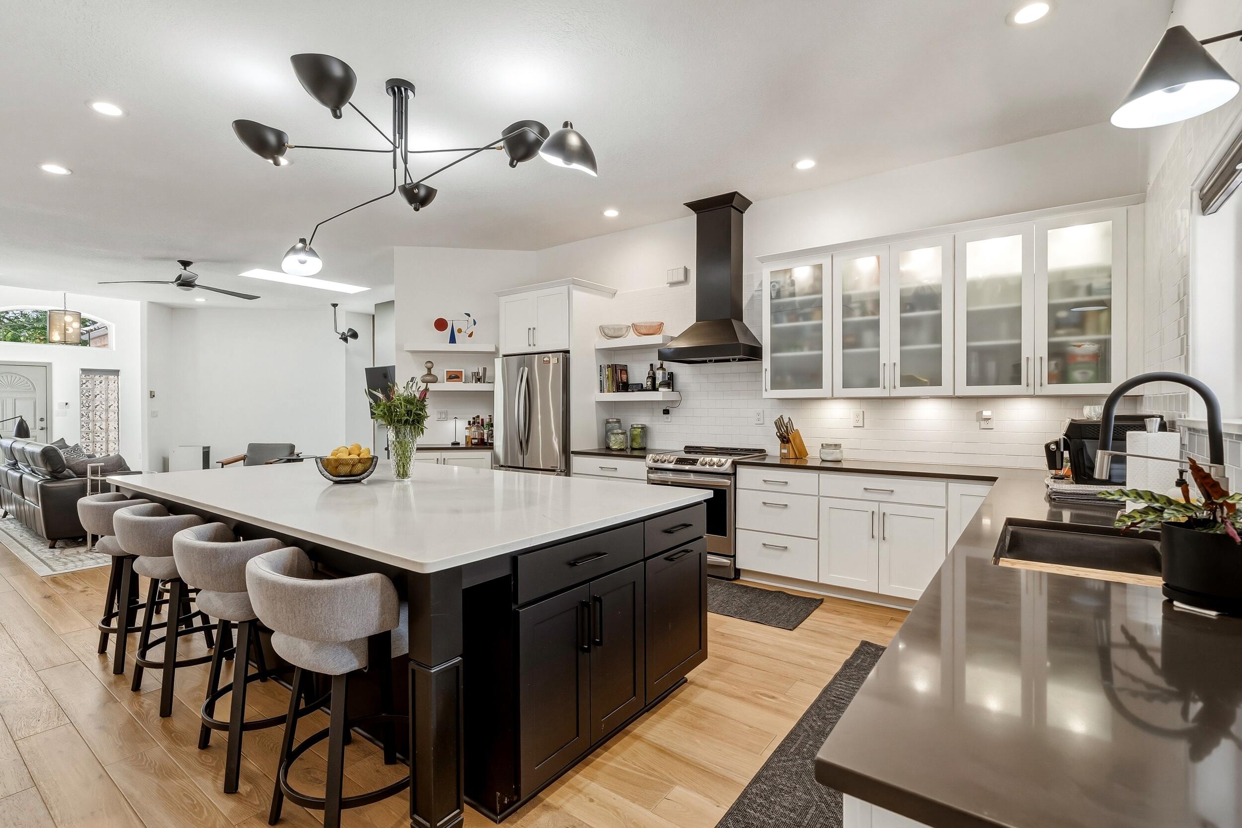 Photo 16 — 4248 Louisiana Boulevard NE