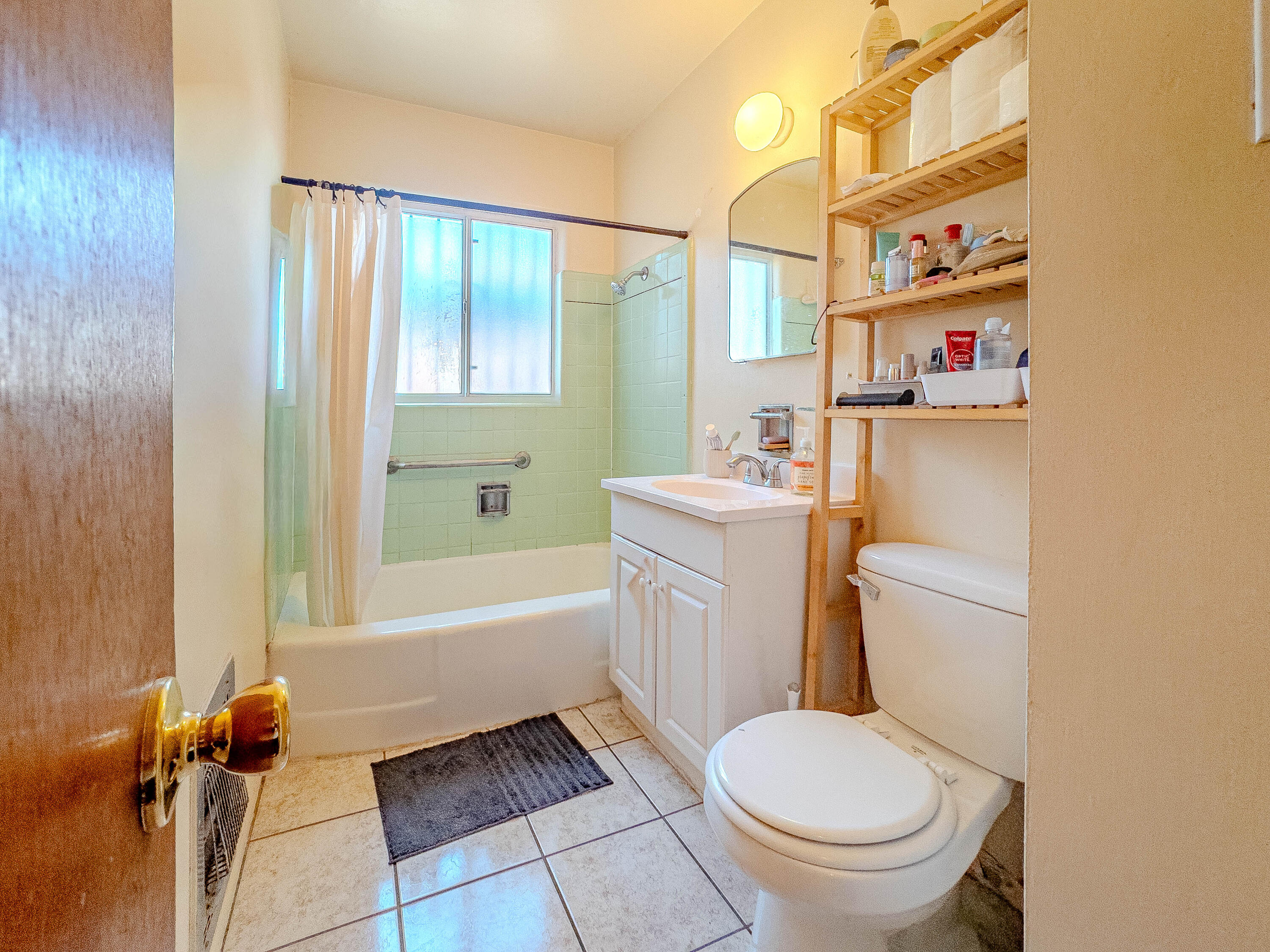 Photo 18 — 515 Graceland Drive SE