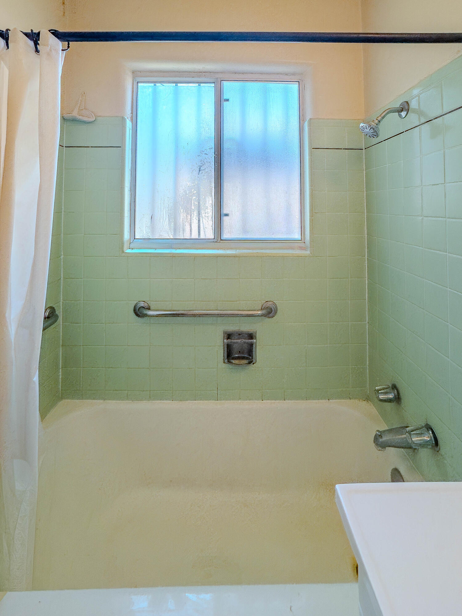 Photo 16 — 515 Graceland Drive SE