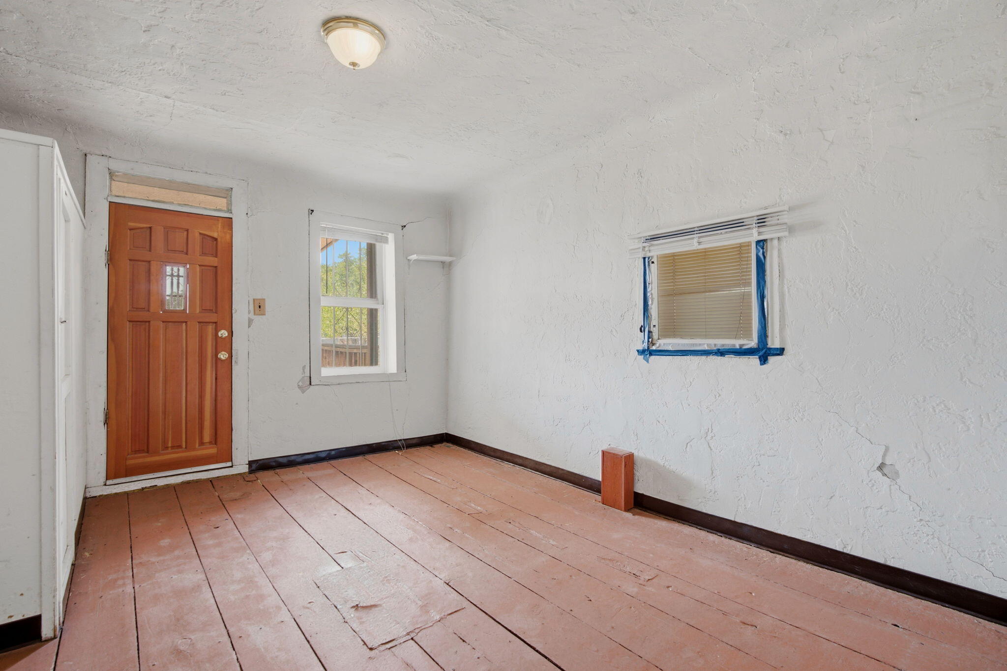 Photo 18 — 1204 John Street SE