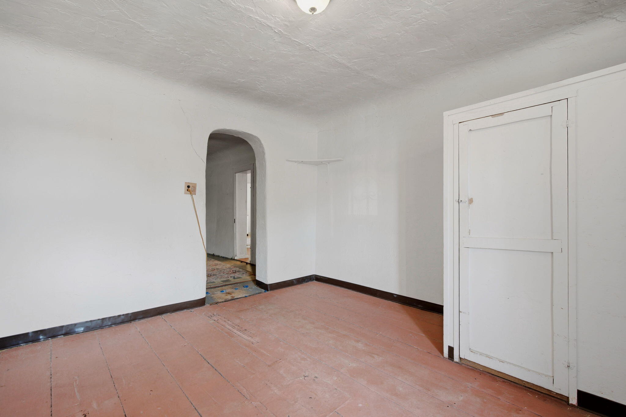 Photo 17 — 1204 John Street SE