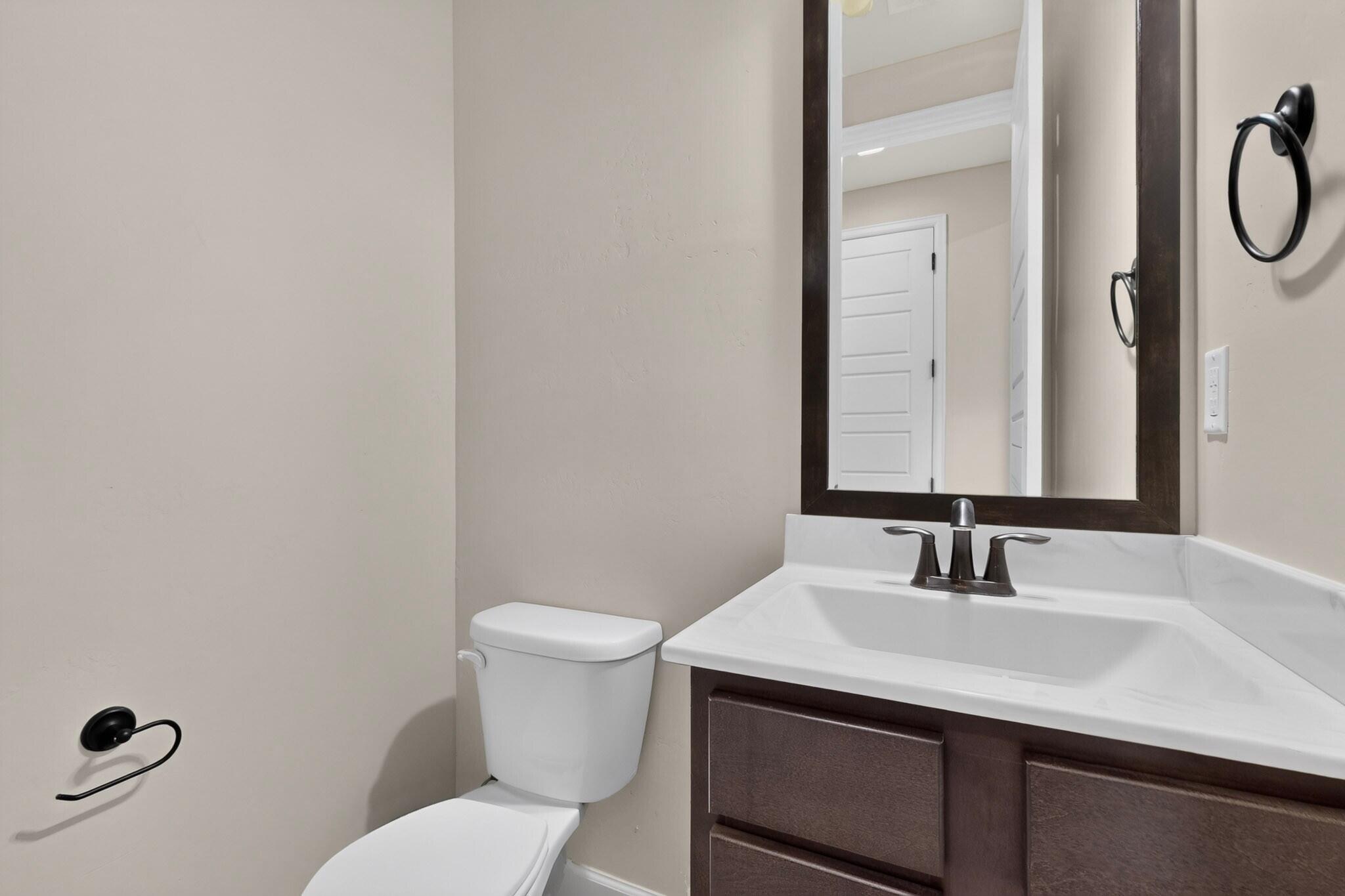Photo 12 — 3932 Kodiak Road NE