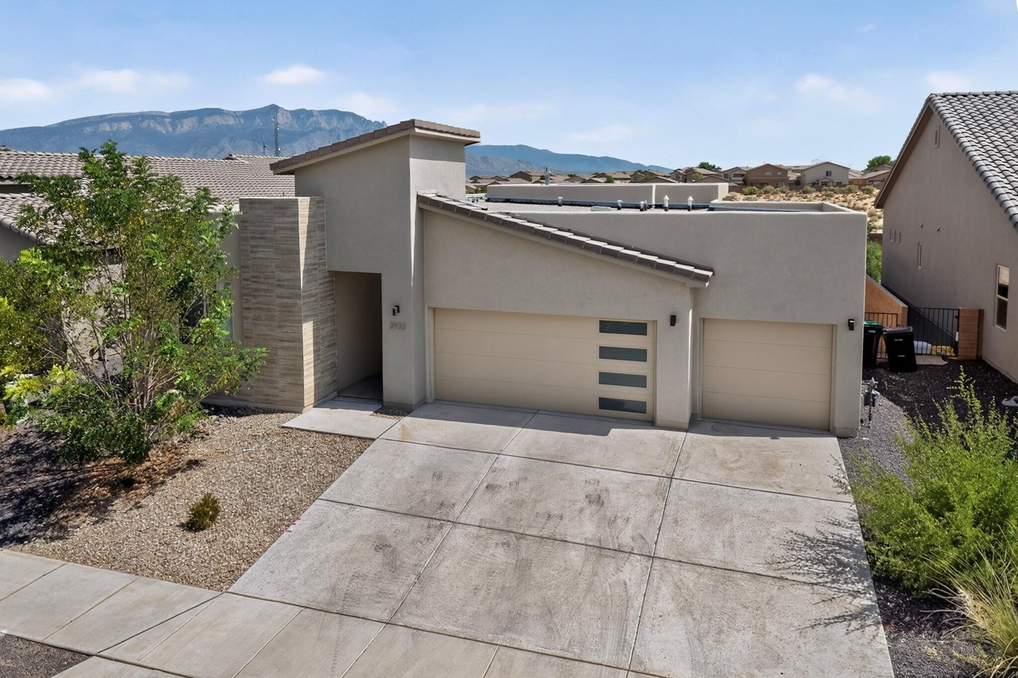 Photo 11 — 3932 Kodiak Road NE