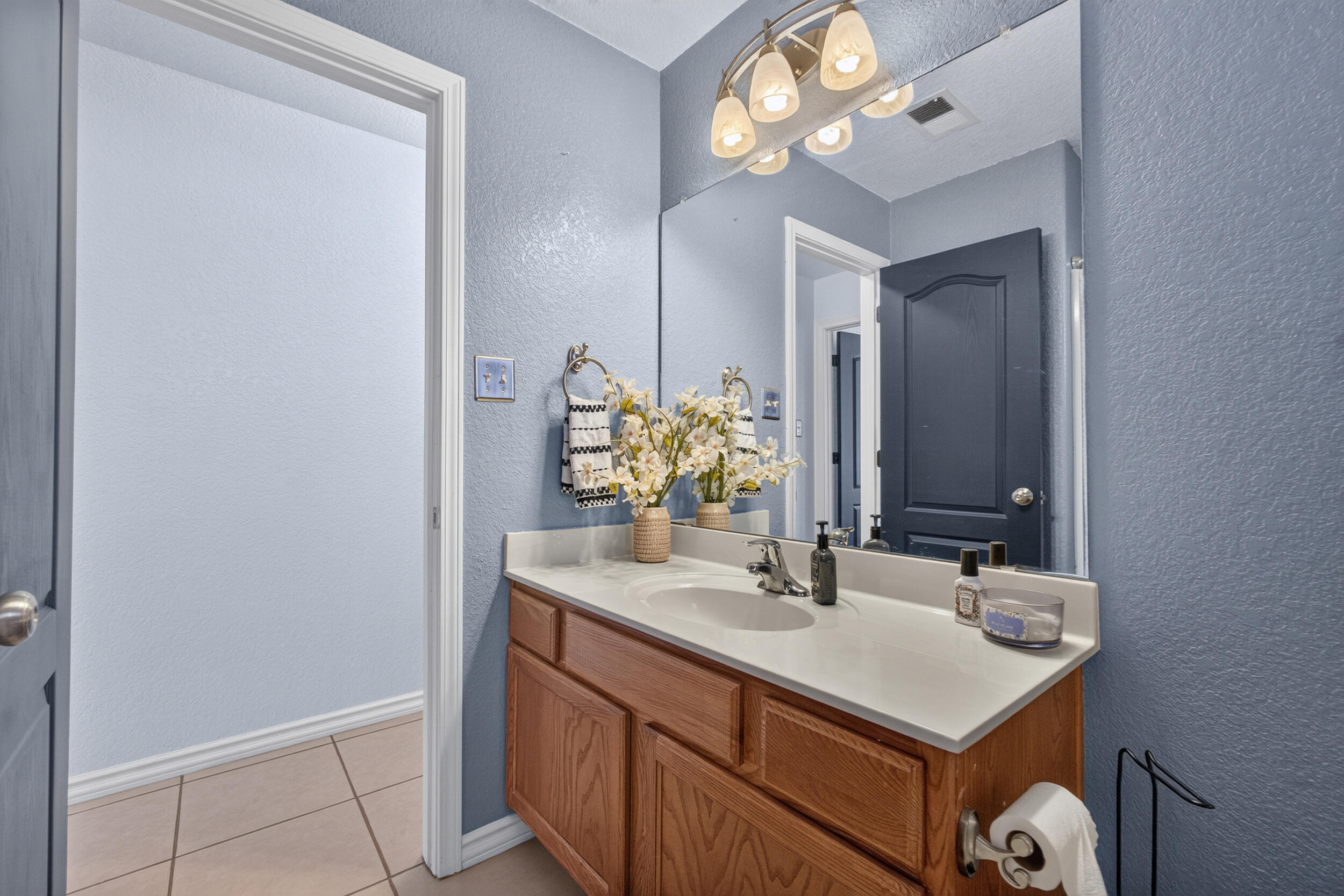 Photo 4 — 9009 Lower Meadow Trail SW