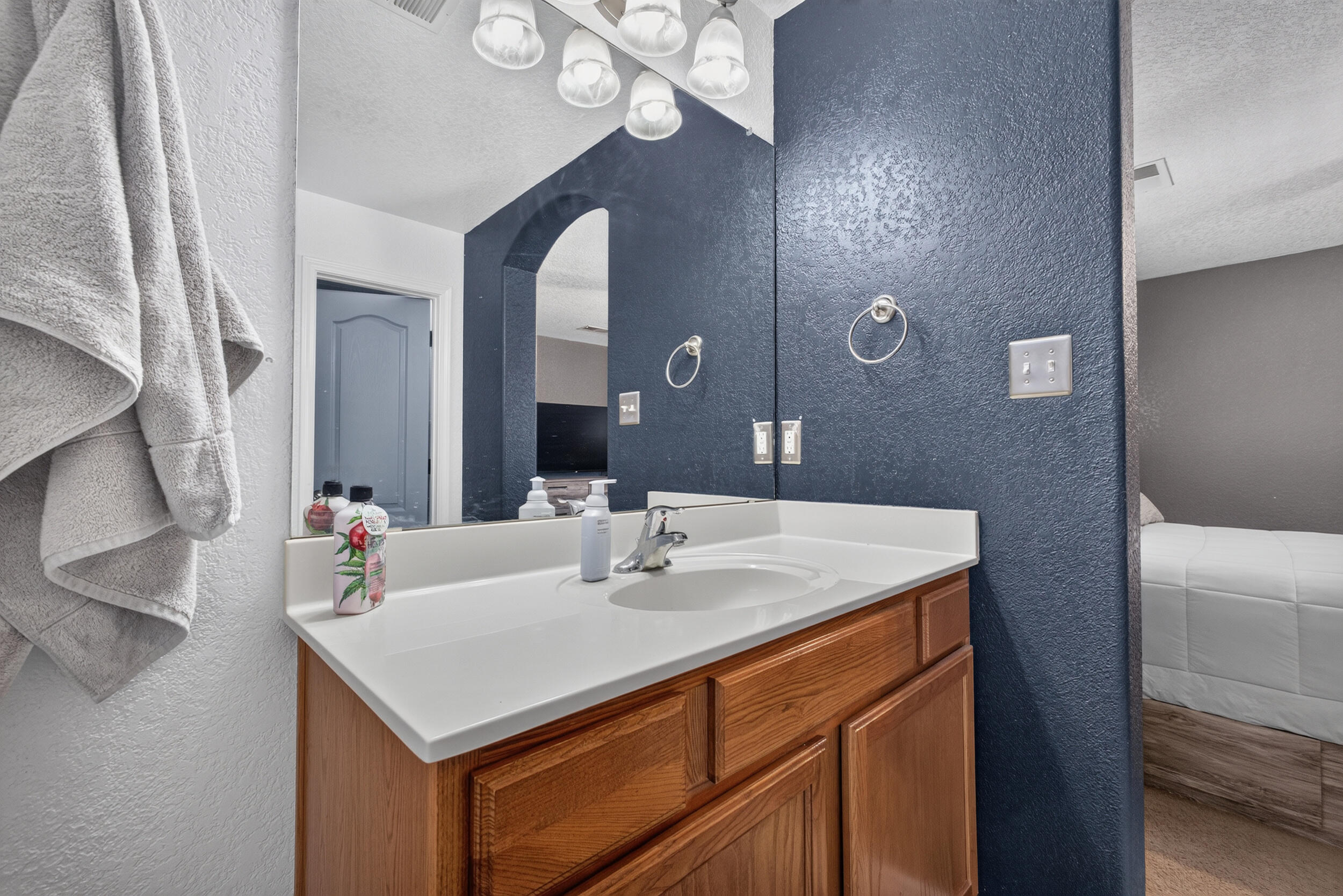 Photo 11 — 9009 Lower Meadow Trail SW