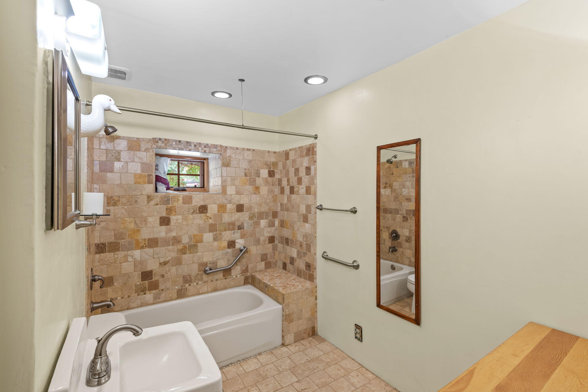 Photo 13 — 500 Cromwell Avenue SW
