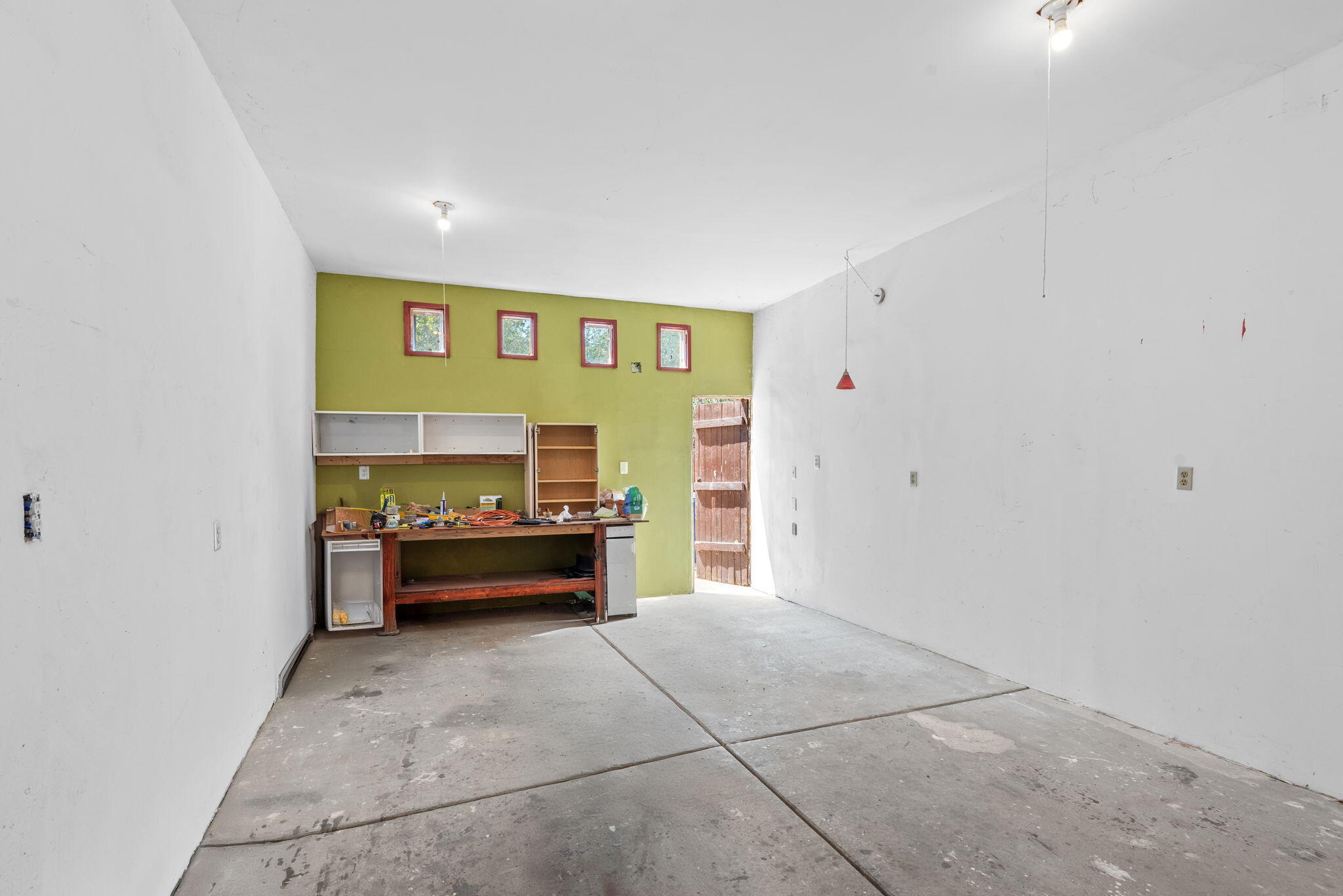 Photo 11 — 500 Cromwell Avenue SW