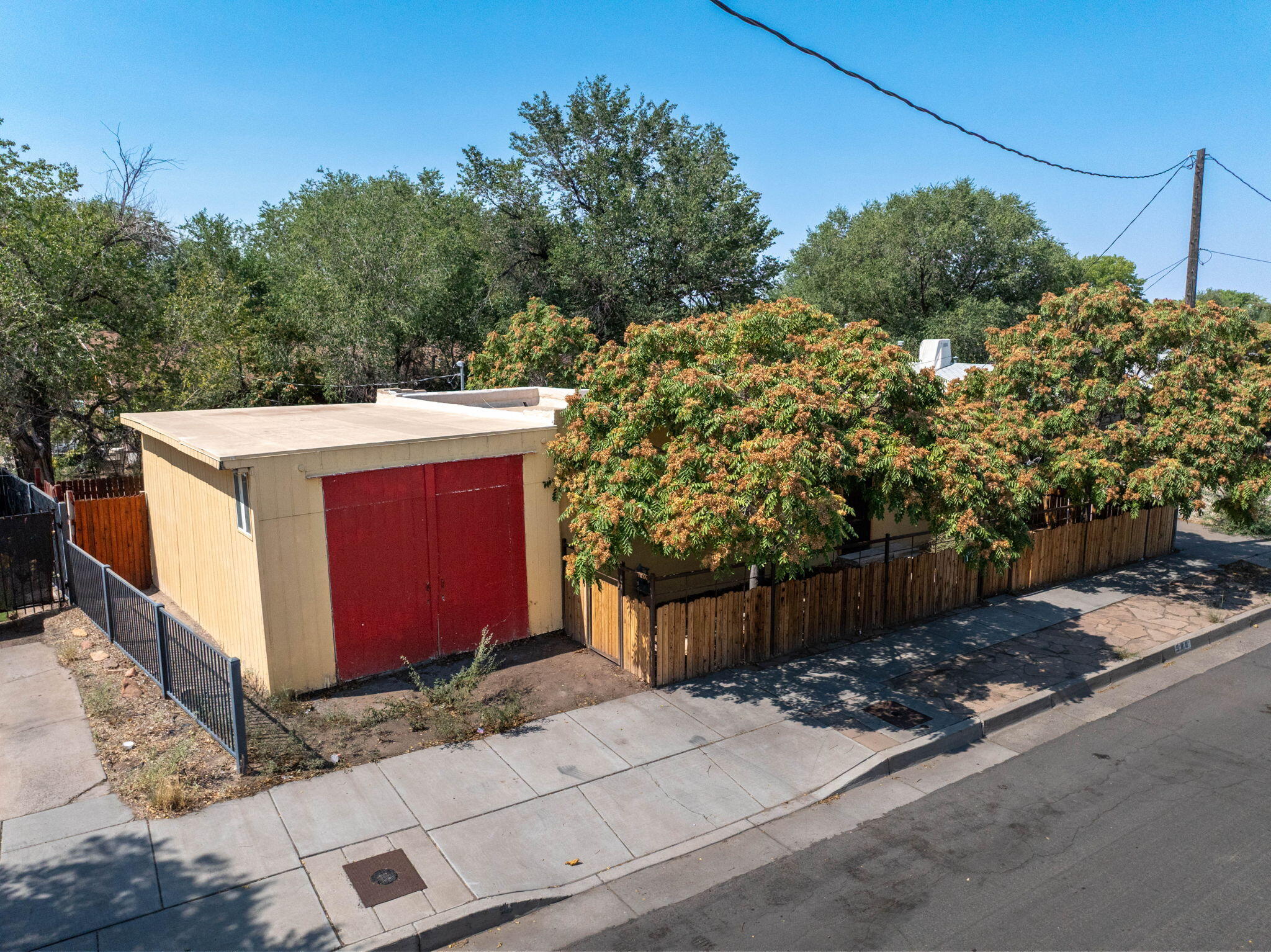 Photo 5 — 500 Cromwell Avenue SW