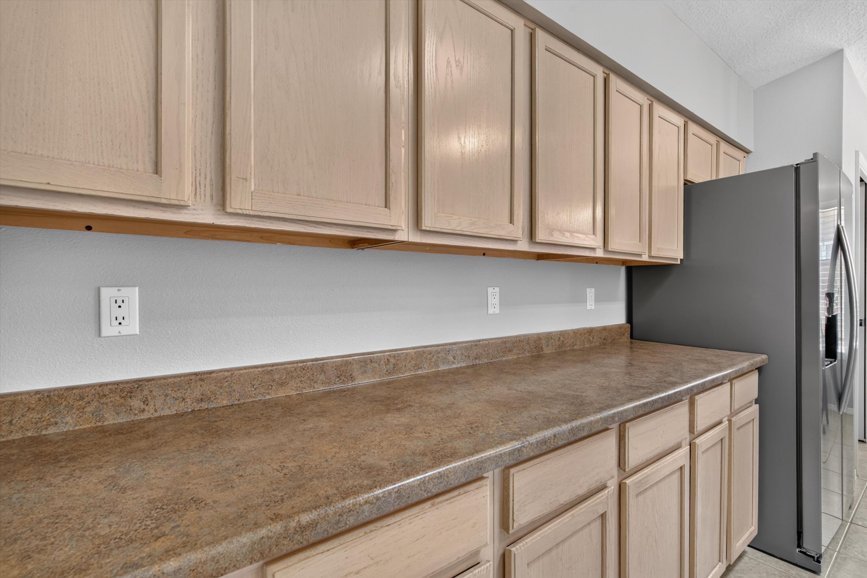 Photo 20 — 6608 Honeylocust Avenue NW