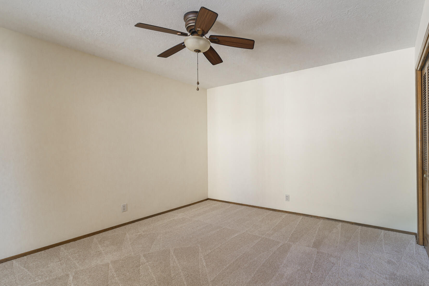 Photo 18 — 6321 Antares Road NE