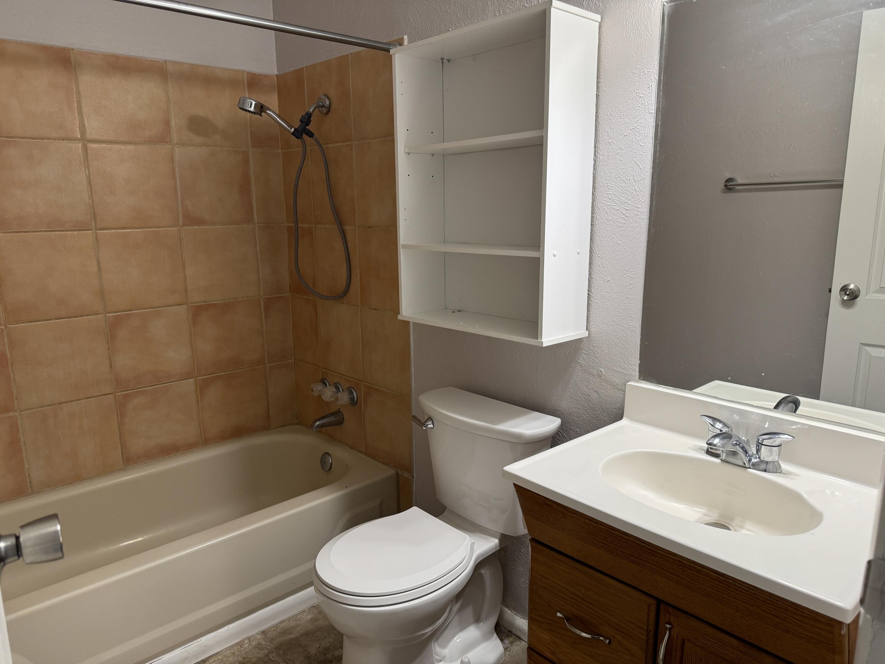 Photo 10 — 2551 Aspen Avenue NW B