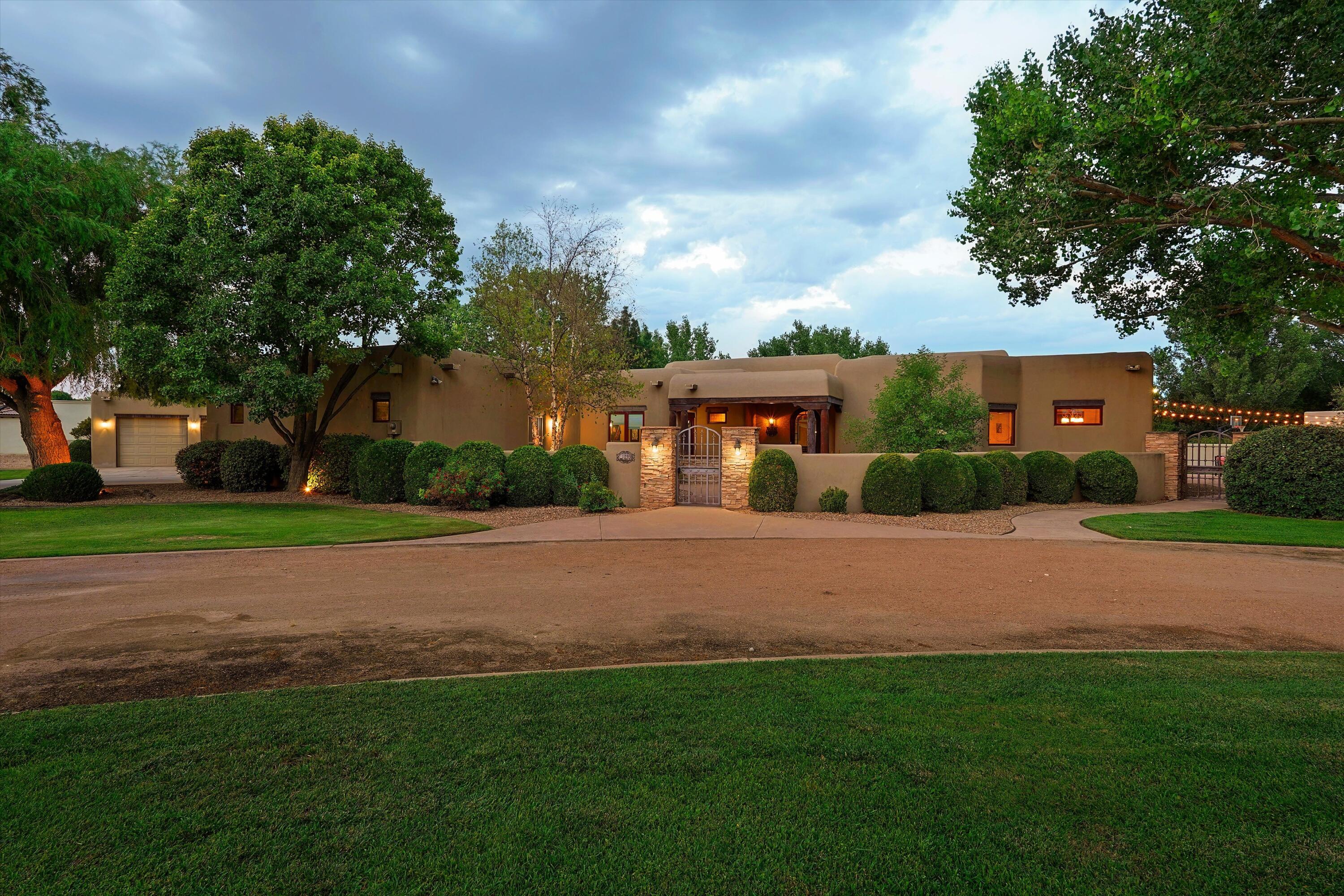 1109 Bona Terra Loop NW, Albuquerque, NM 87114