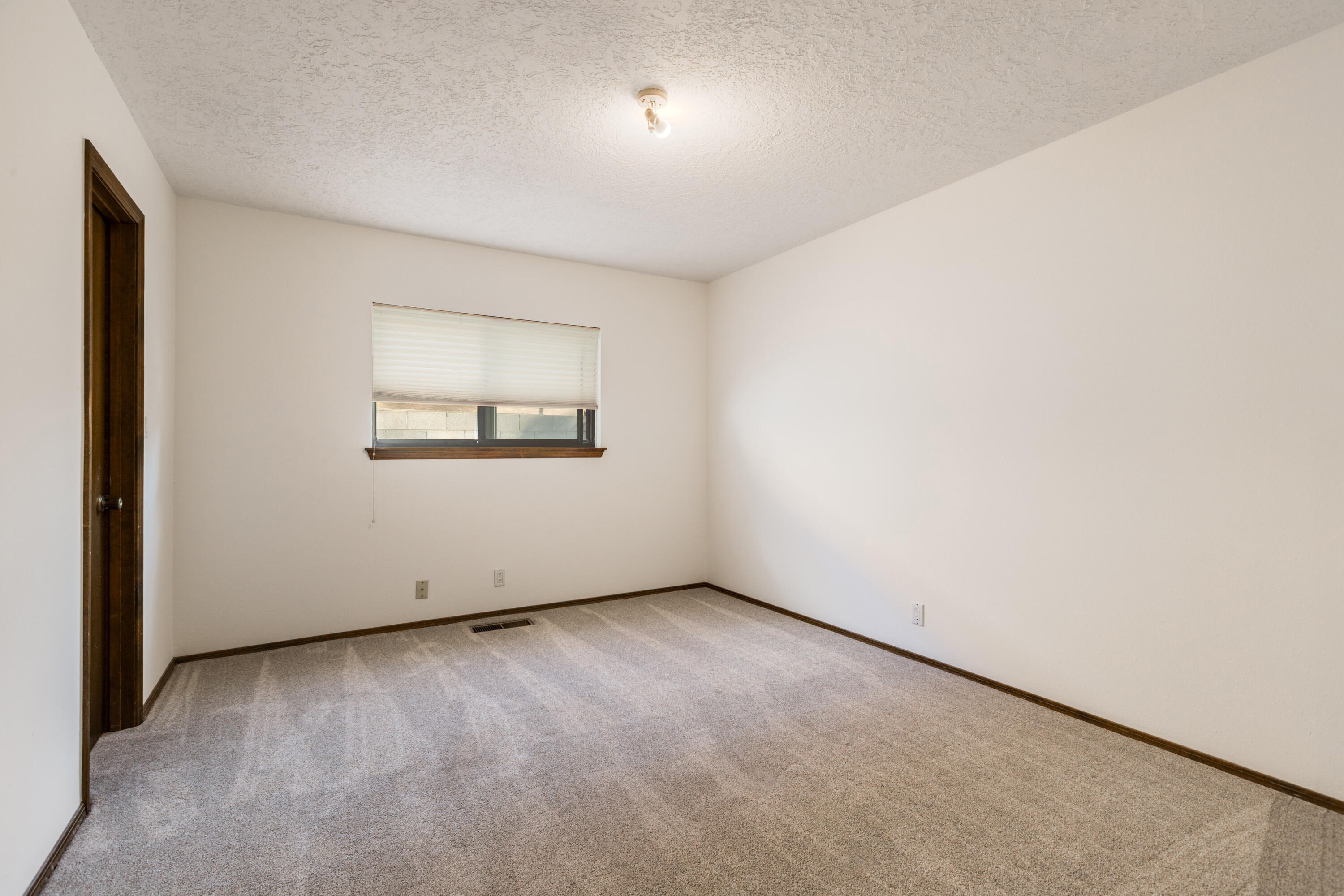 Photo 12 — 5617 Cometa Court NE