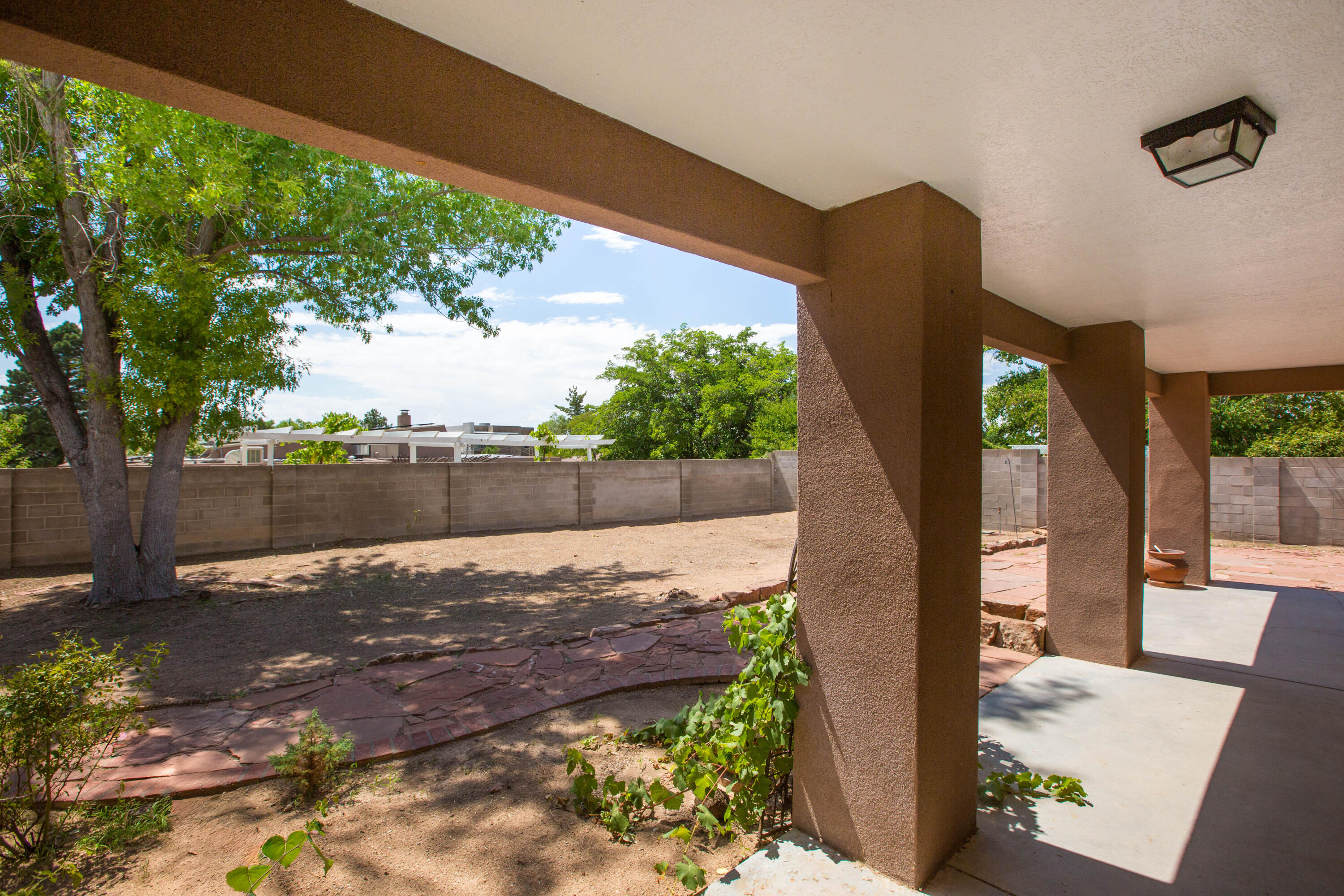 Photo 9 — 5617 Cometa Court NE