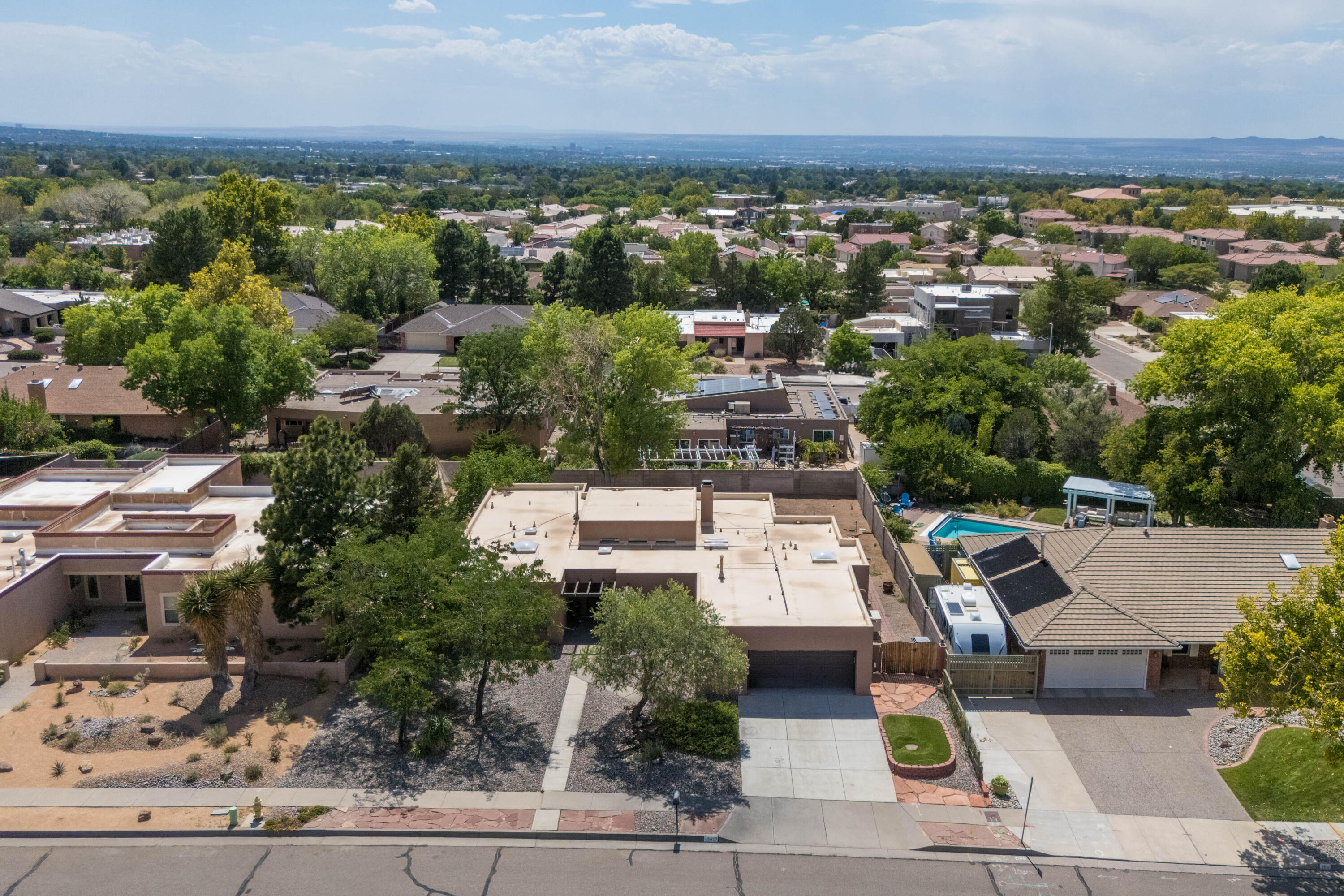 Photo 8 — 5617 Cometa Court NE