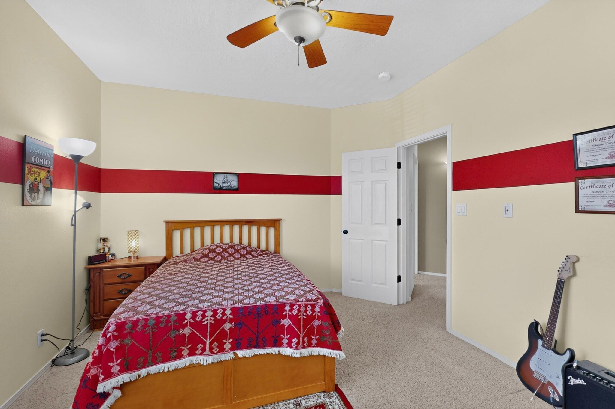 Photo 18 — 8415 Helen Hardin Street NE