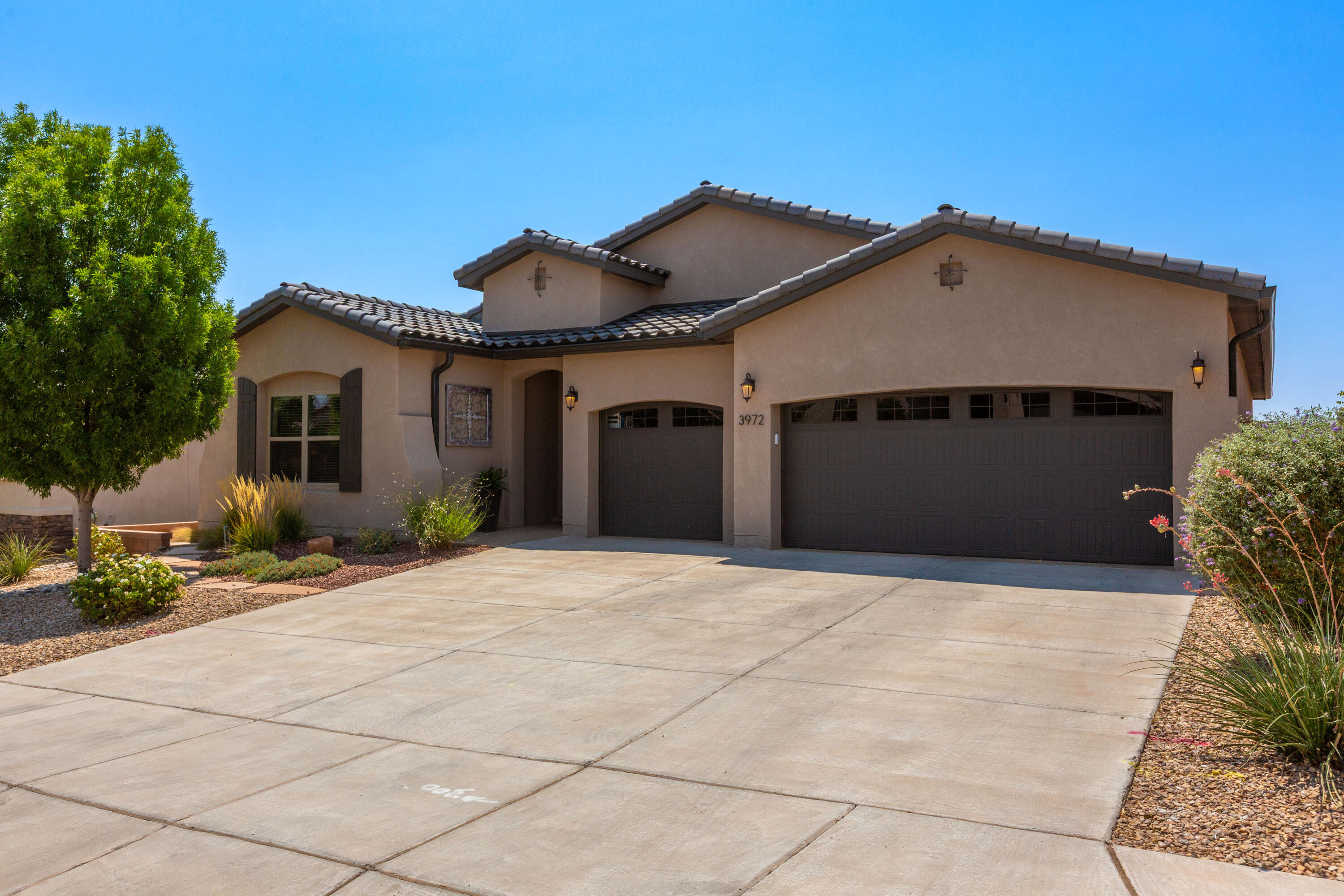 Photo 5 — 3972 Kodiak Road NE