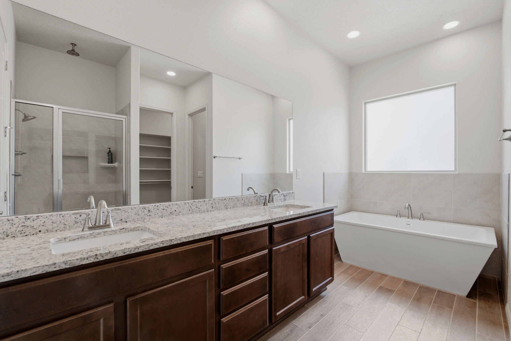 Photo 18 — 5417 E Village Road NE