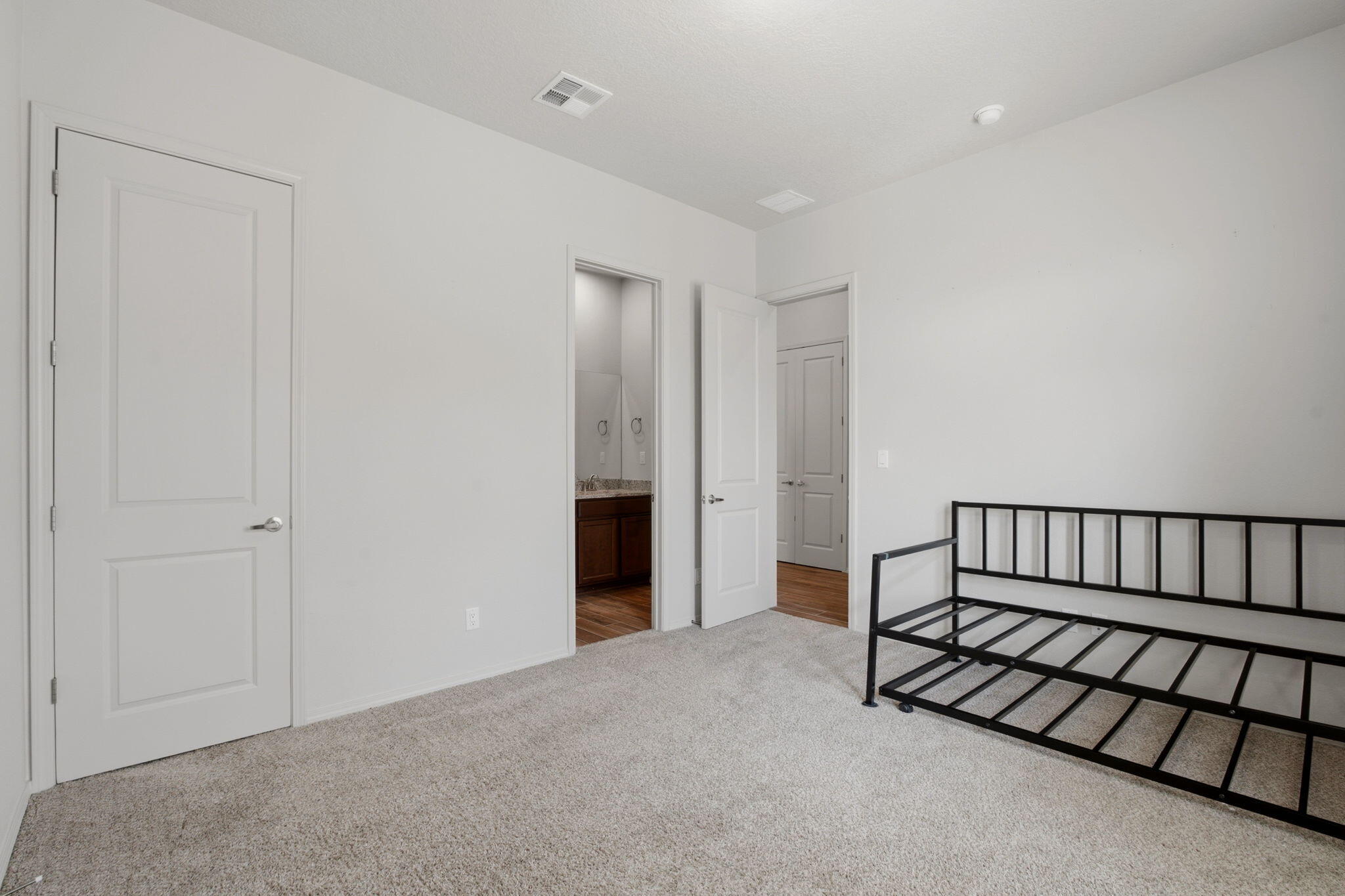 Photo 10 — 5417 E Village Road NE