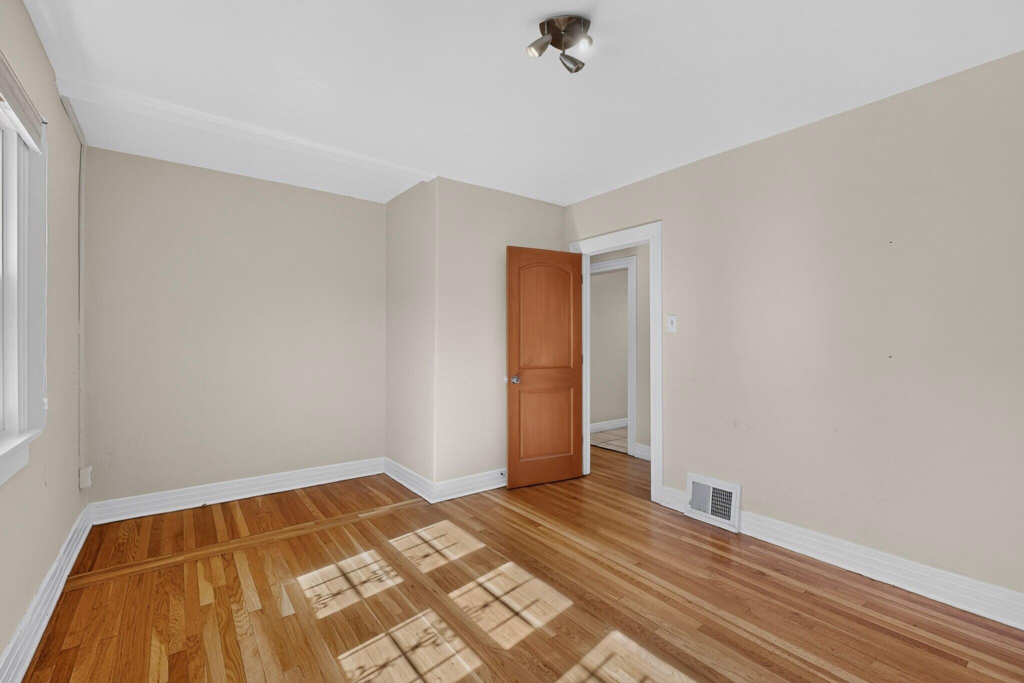 Photo 11 — 3612 Campus Boulevard NE