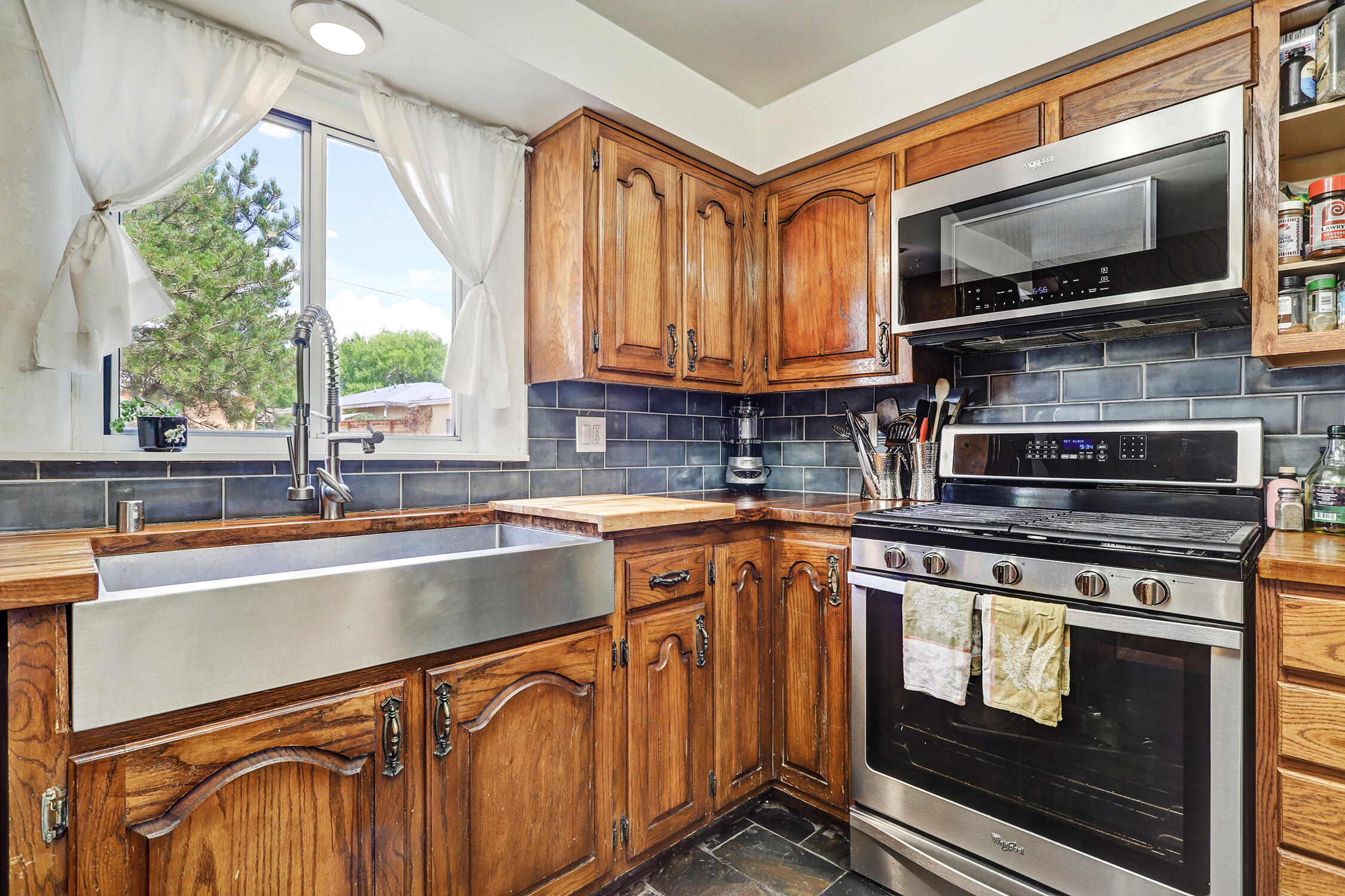 Photo 16 — 2812 Cardenas Drive NE