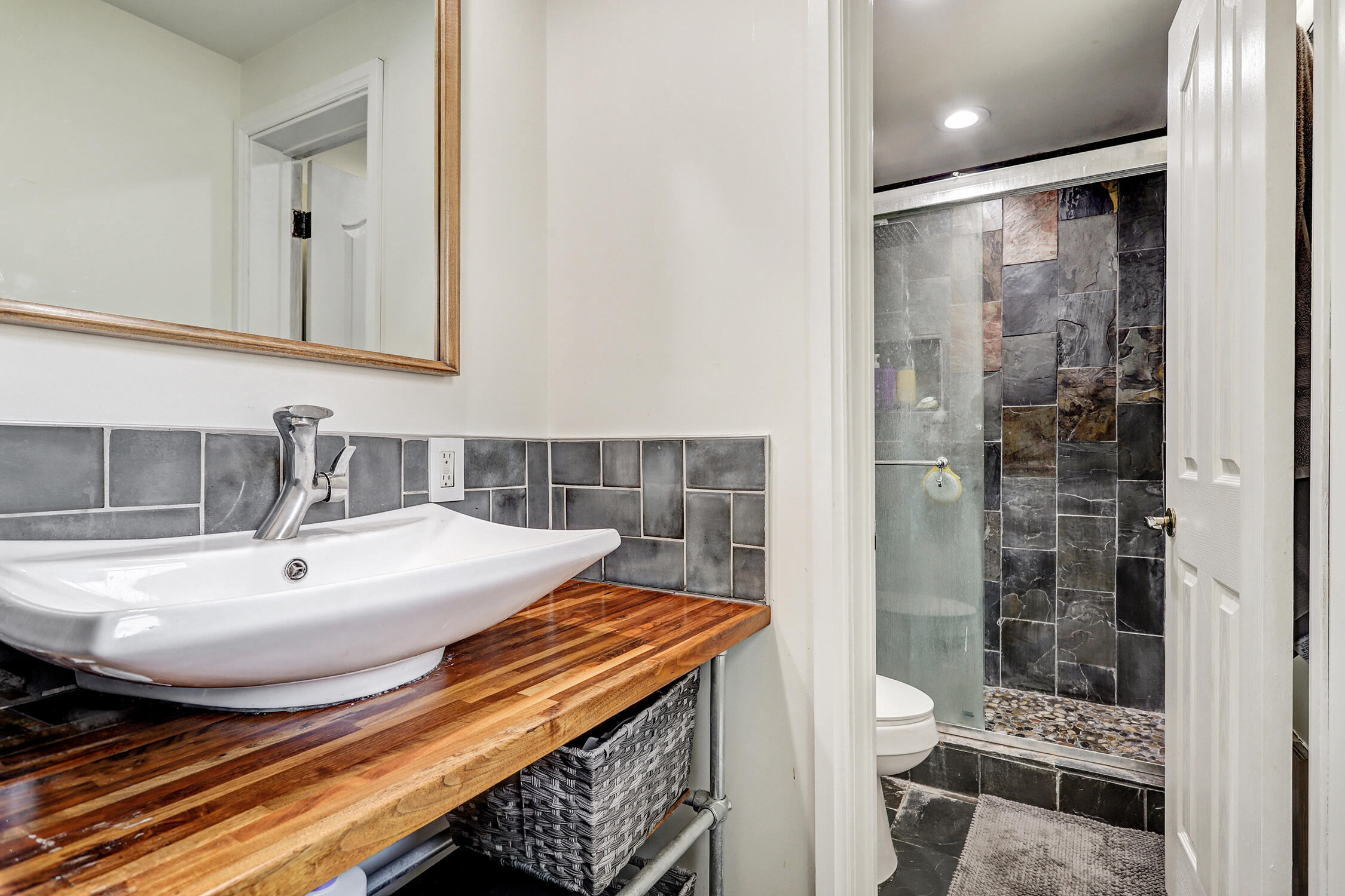 Photo 6 — 2812 Cardenas Drive NE
