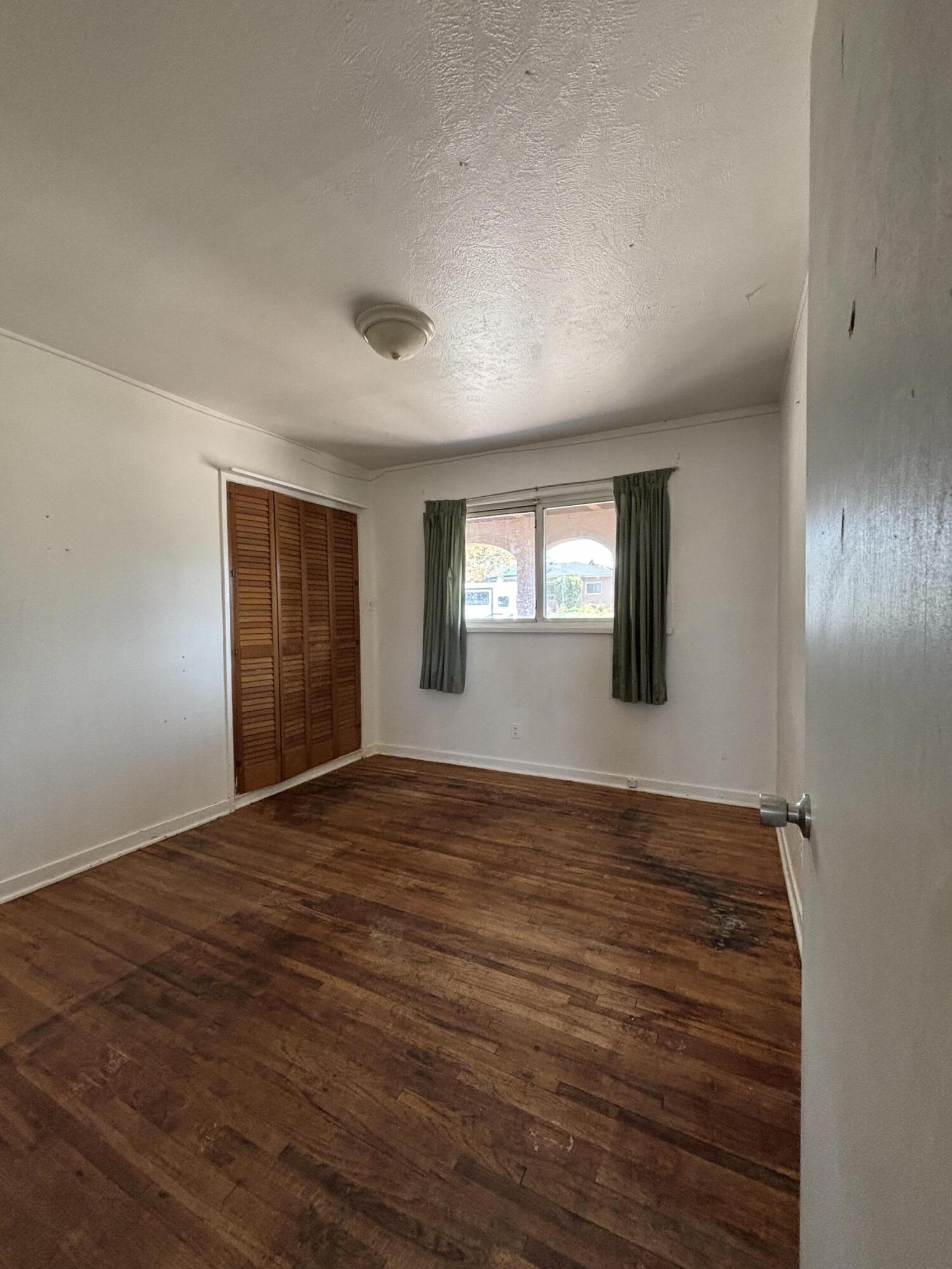 Photo 6 — 3017 Solano Drive NE
