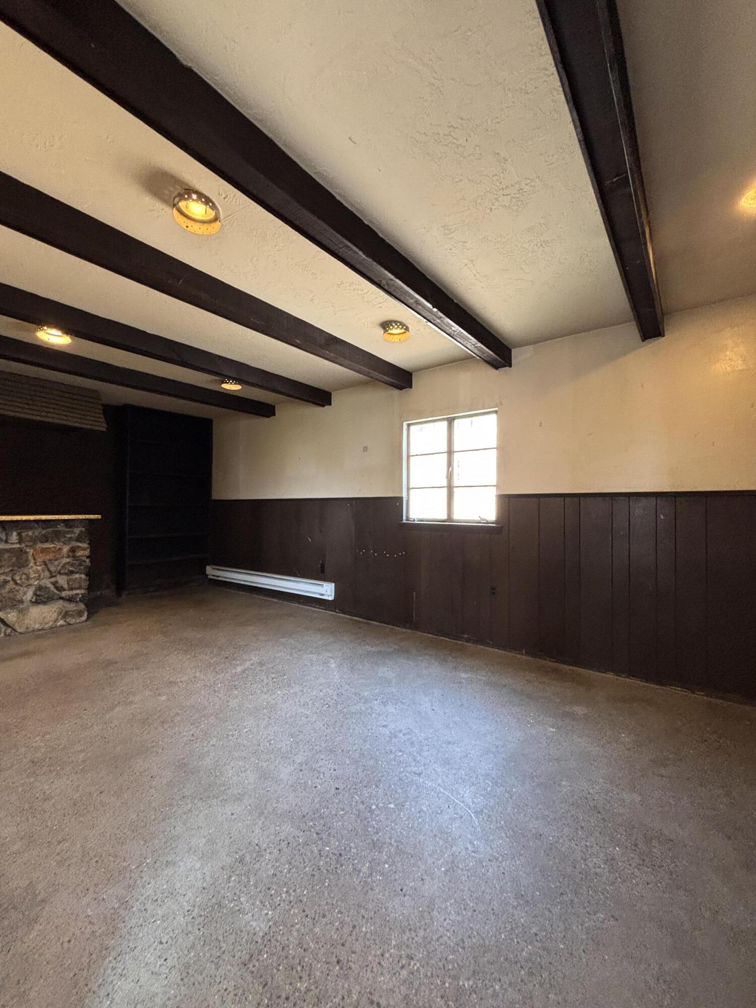 Photo 5 — 3017 Solano Drive NE