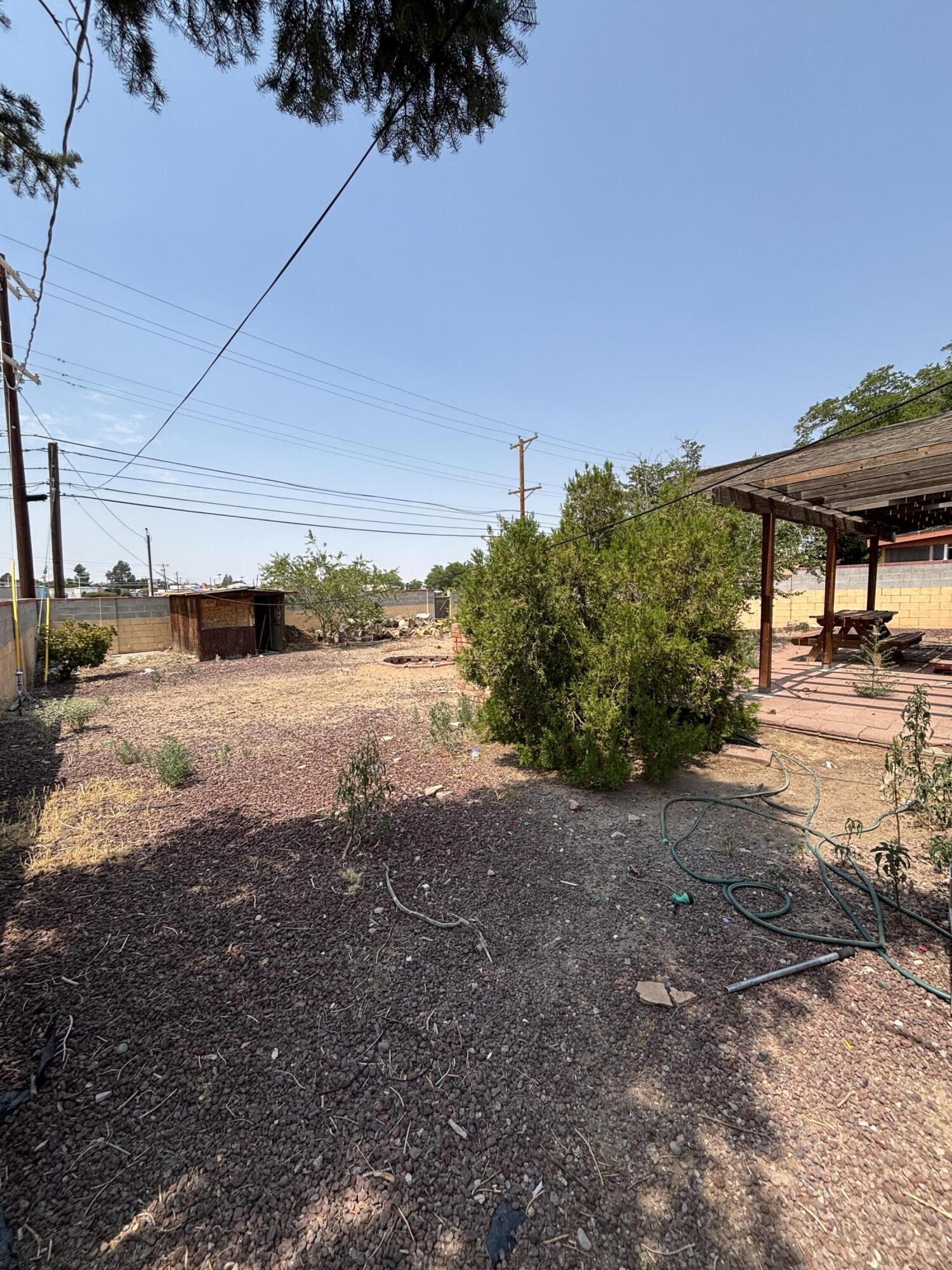 Photo 2 — 3017 Solano Drive NE