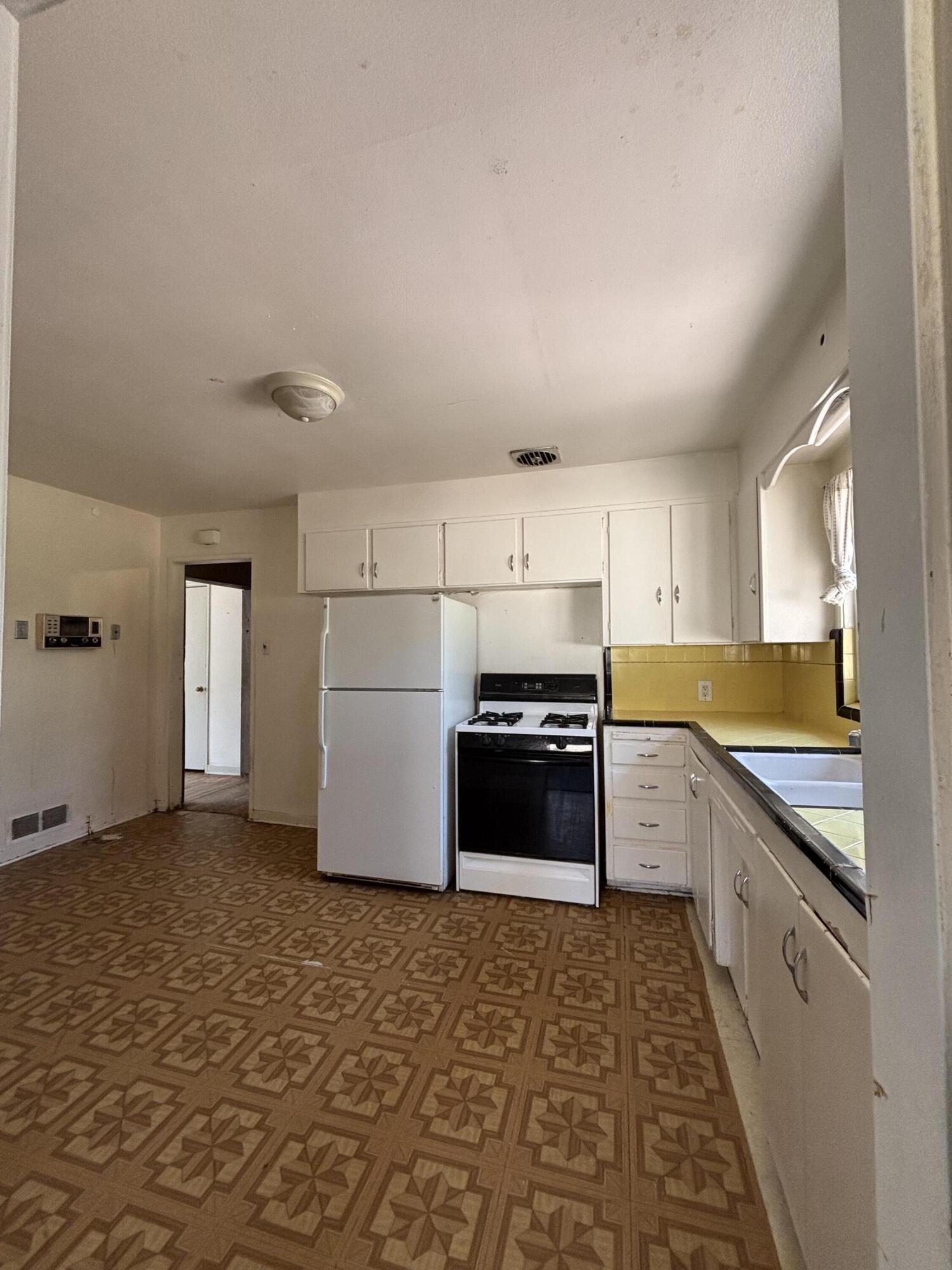 Photo 13 — 3017 Solano Drive NE