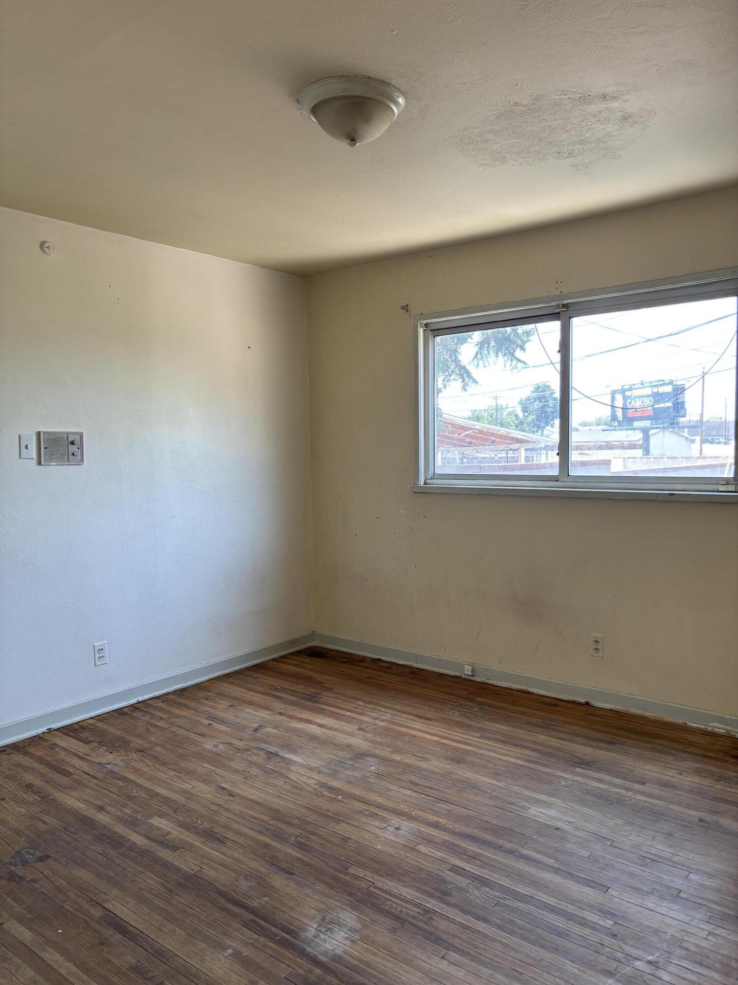 Photo 9 — 3017 Solano Drive NE